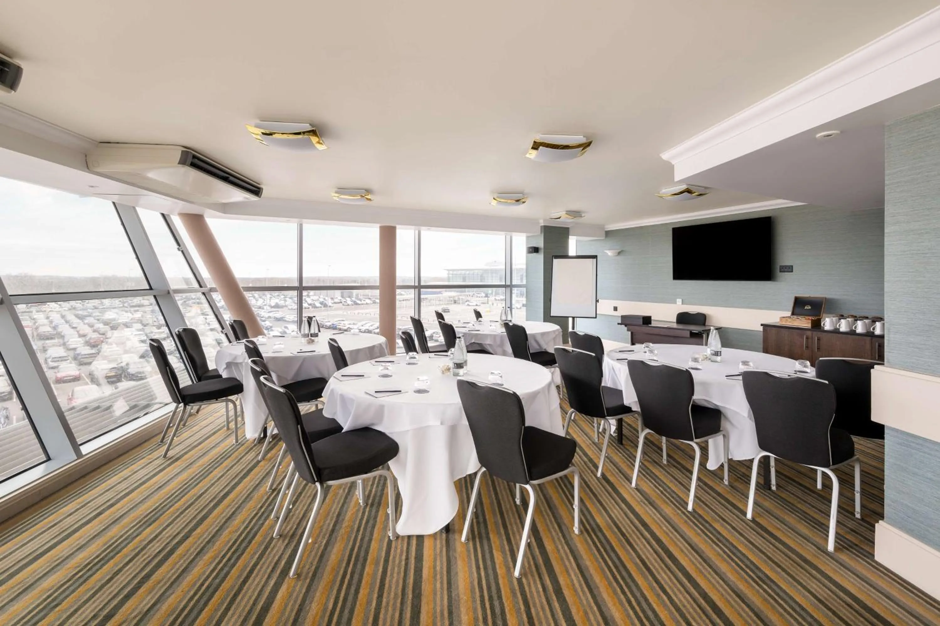 Meeting/conference room in DoubleTree by Hilton Hotel Newcastle International Airport