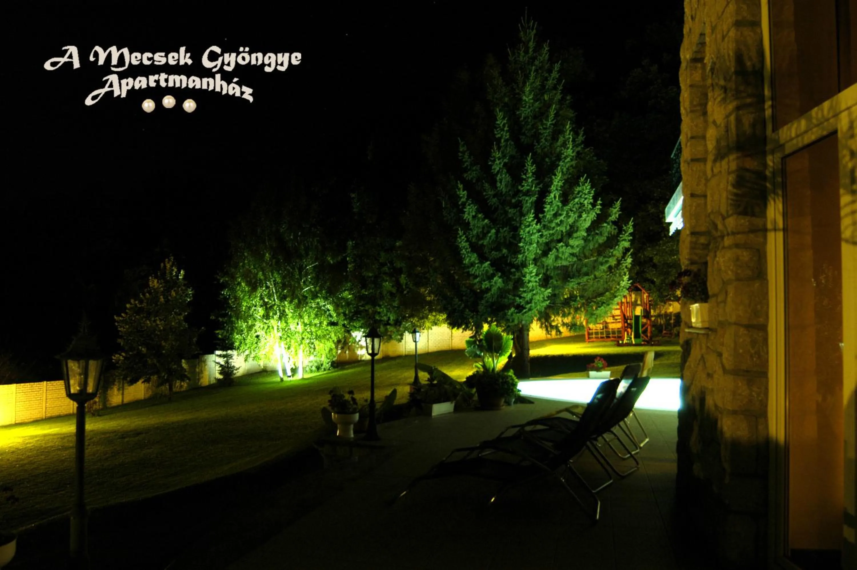 Night in A Mecsek Gyöngye Apartmanhaz