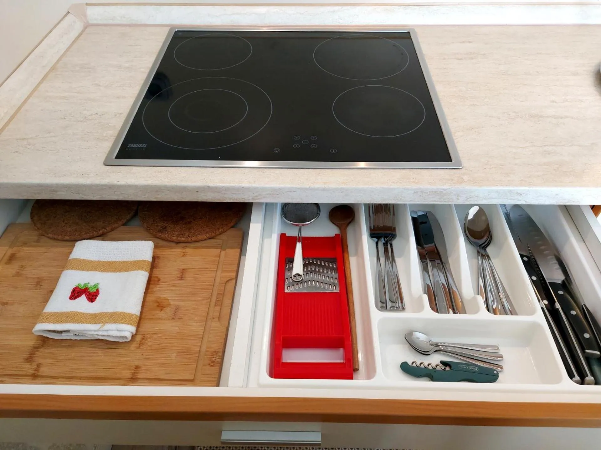 Kitchen or kitchenette in A Mecsek Gyöngye Apartmanhaz