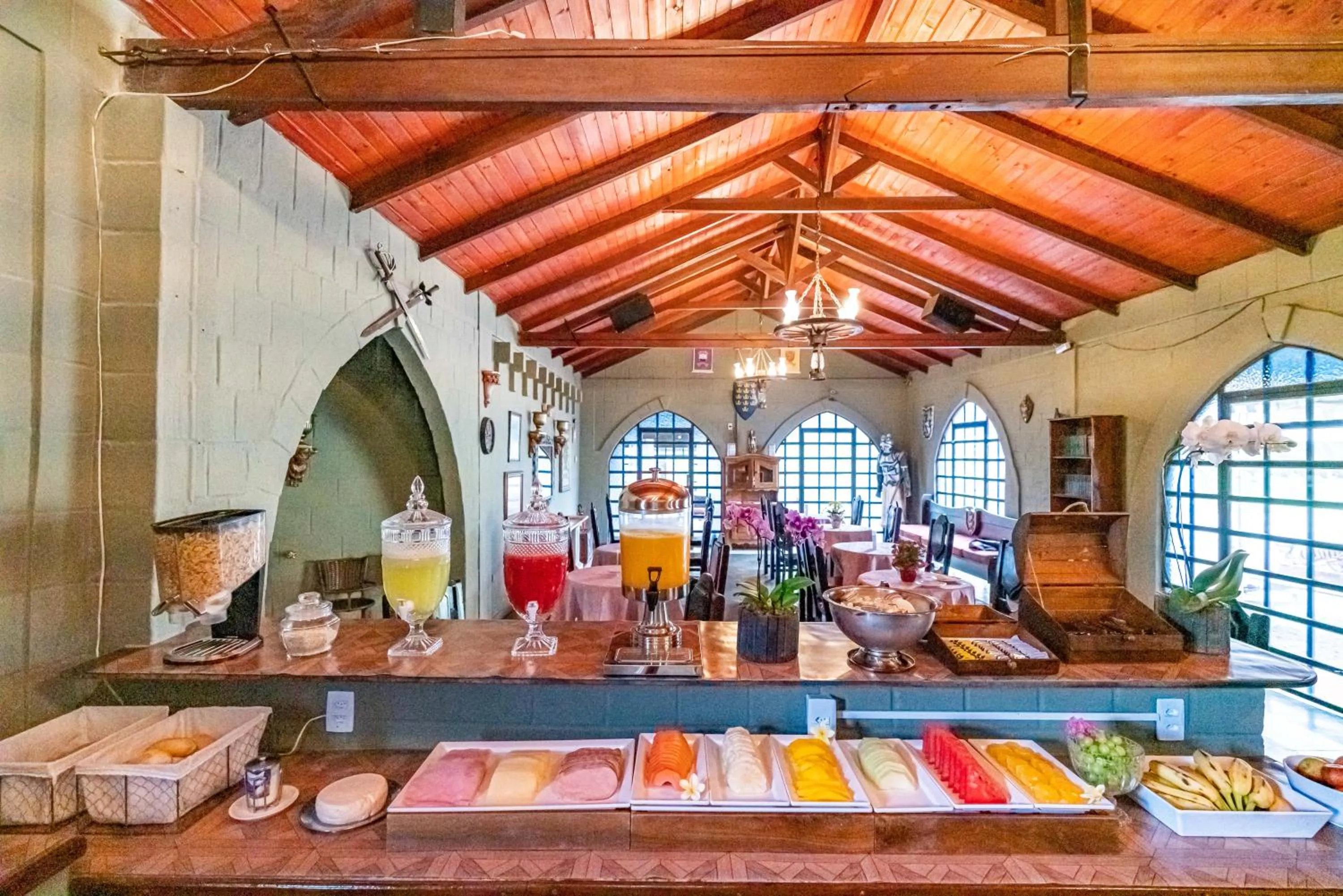 Meals in Pousada Camelot Inn