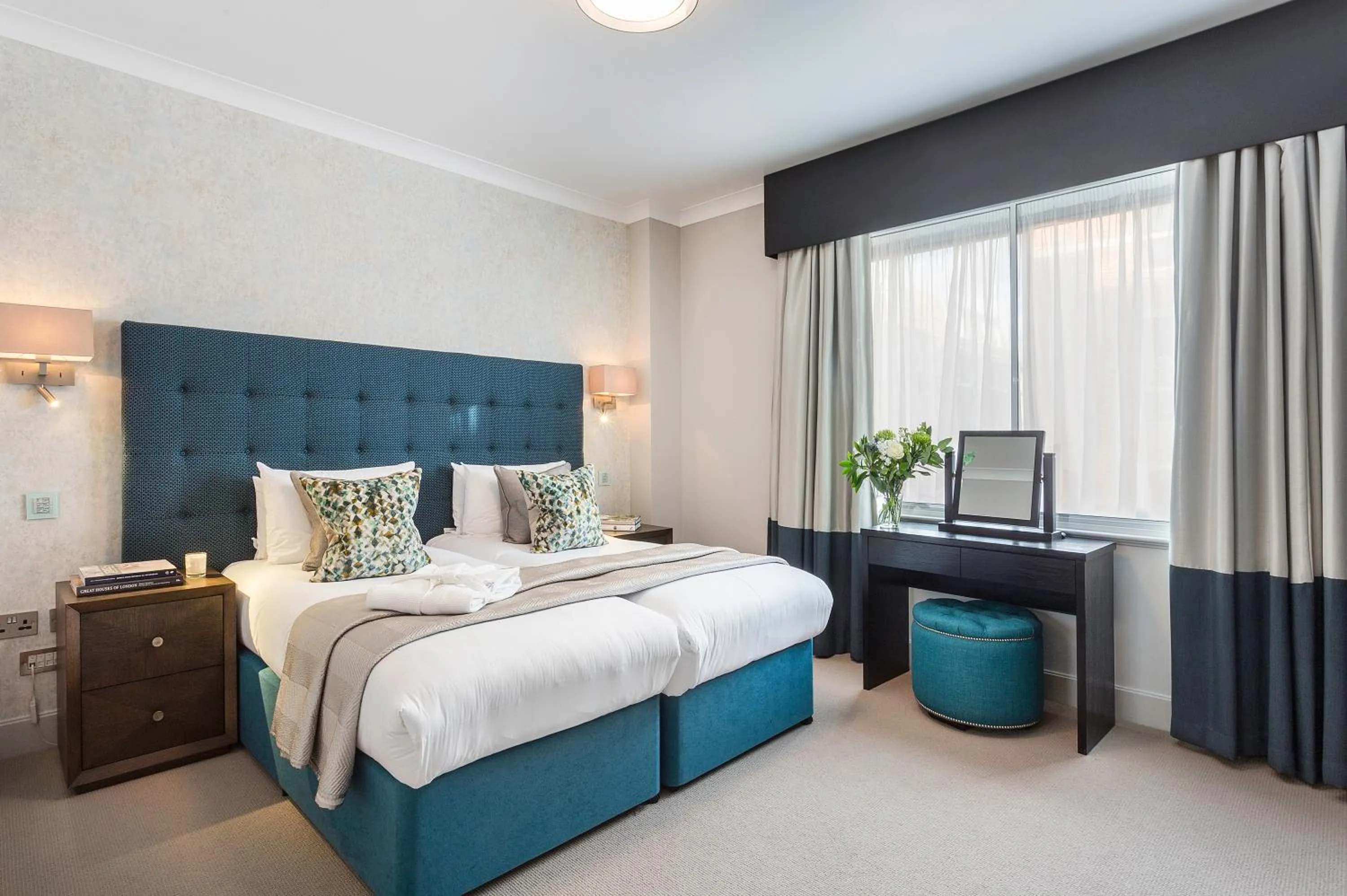 Bed in Arlington House Apartments