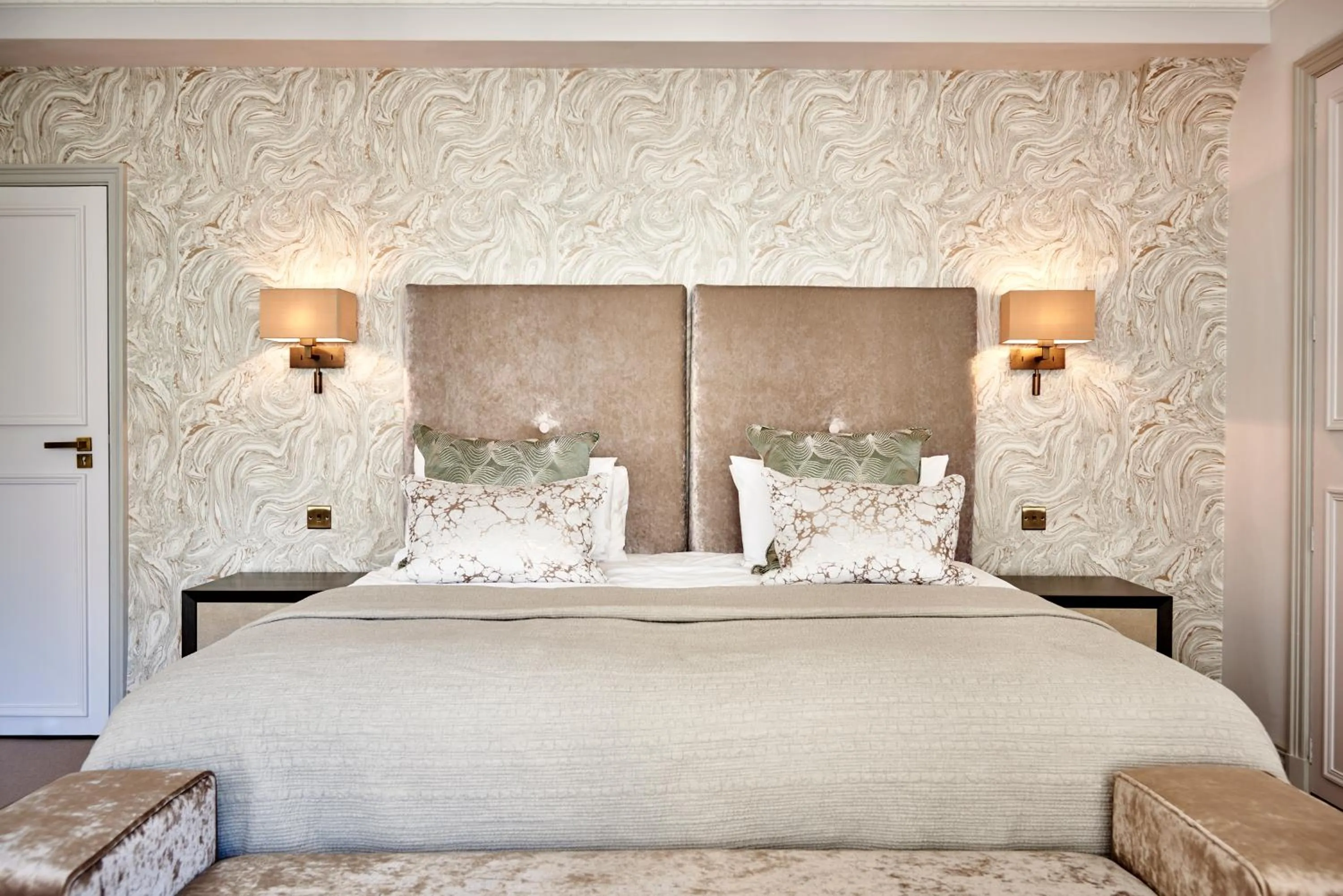 Bed in Arlington House Apartments