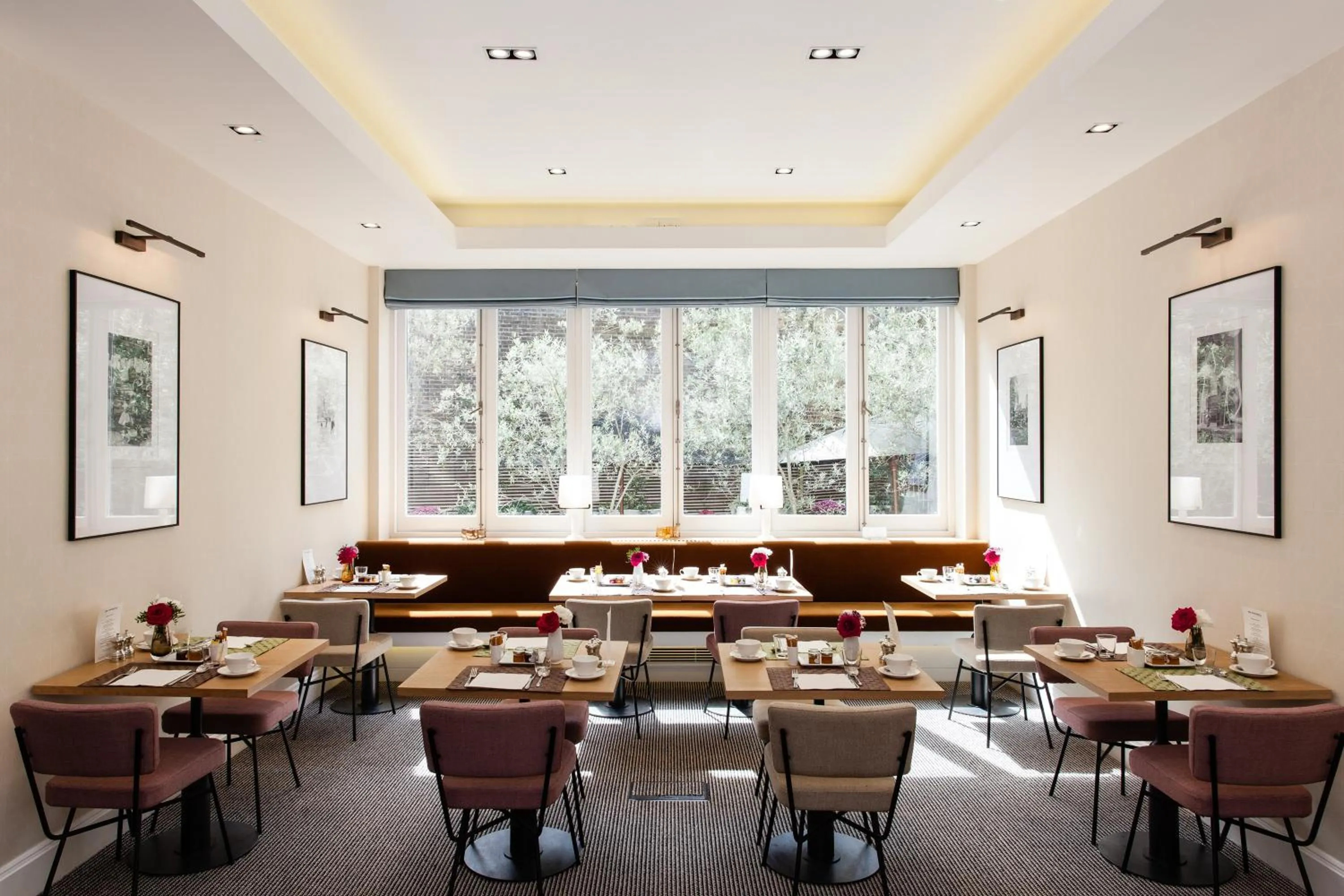 Restaurant/places to eat in The Rockwell