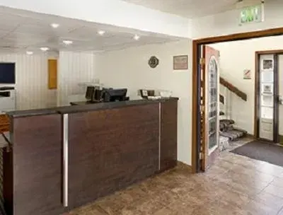 Lobby or reception in Hawthorn Extended Stay by Wyndham Fort Wayne Lobby or reception in Hawthorn Extended Stay by Wyndham Fort Wayne