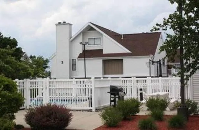 Facade/entrance in Hawthorn Extended Stay by Wyndham Fort Wayne