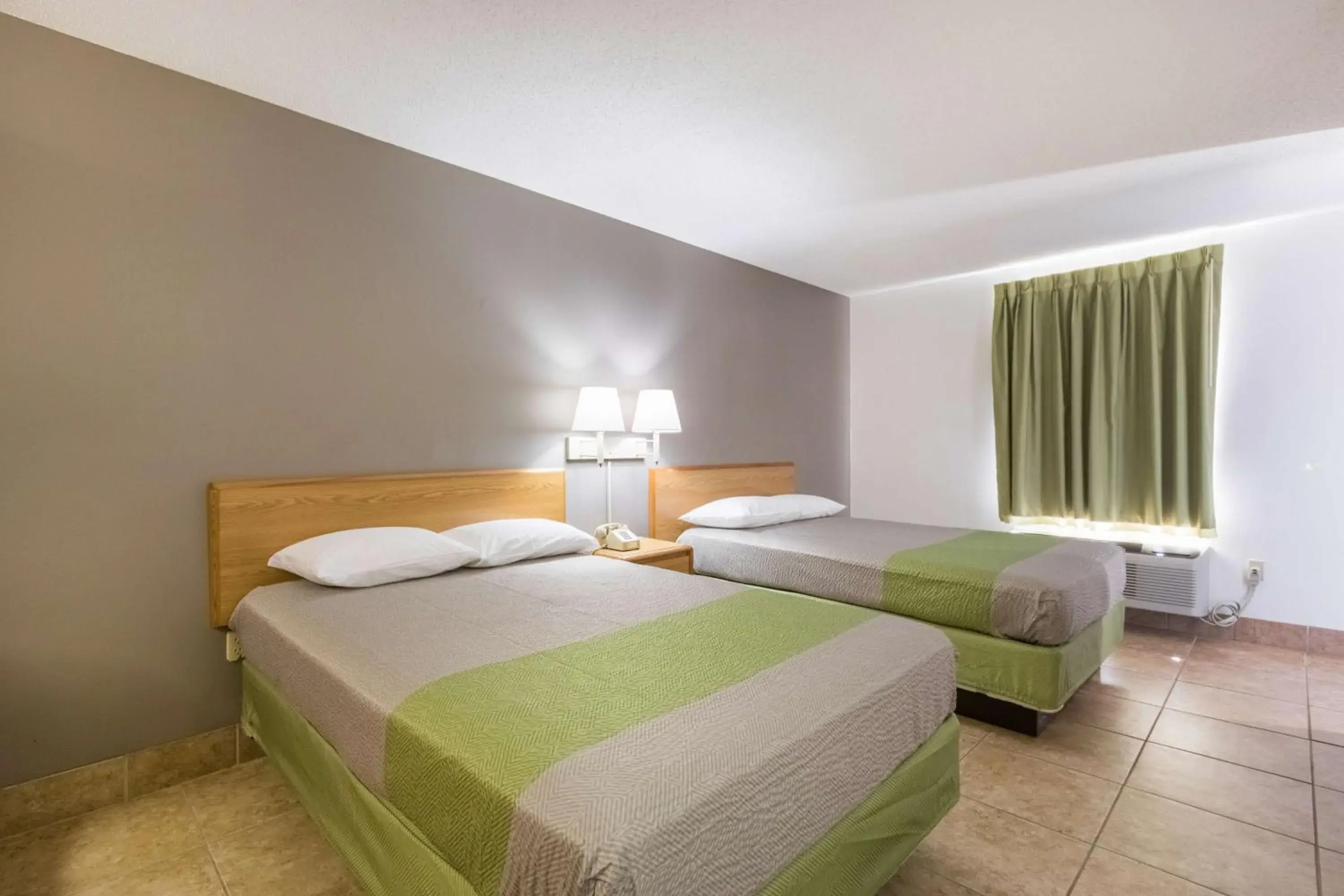 Photo of the whole room, Bed in Studio 6-Statesboro, GA Photo of the whole room, Bed in Studio 6-Statesboro, GA