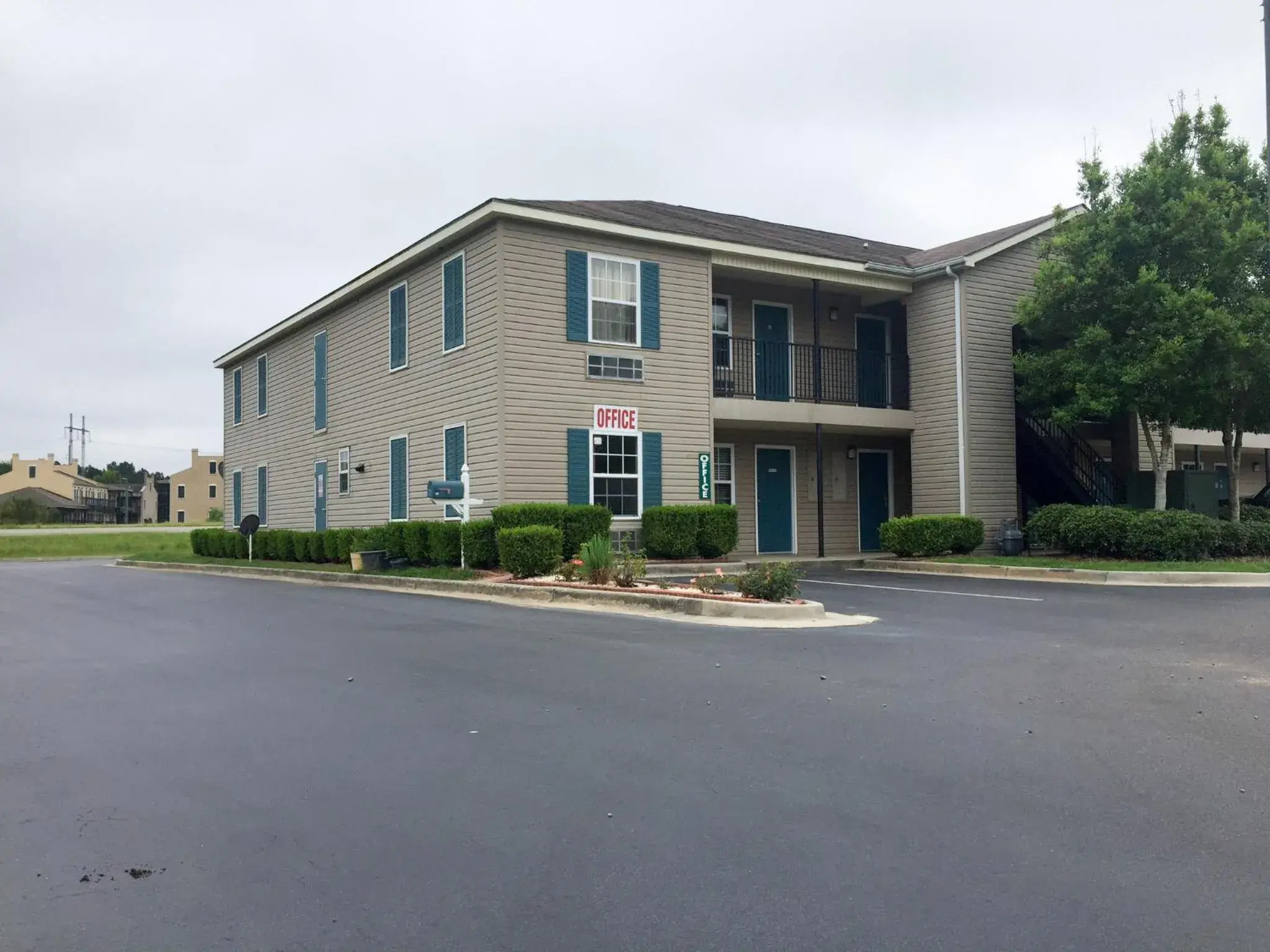 Property building in Studio 6-Statesboro, GA Property building in Studio 6-Statesboro, GA