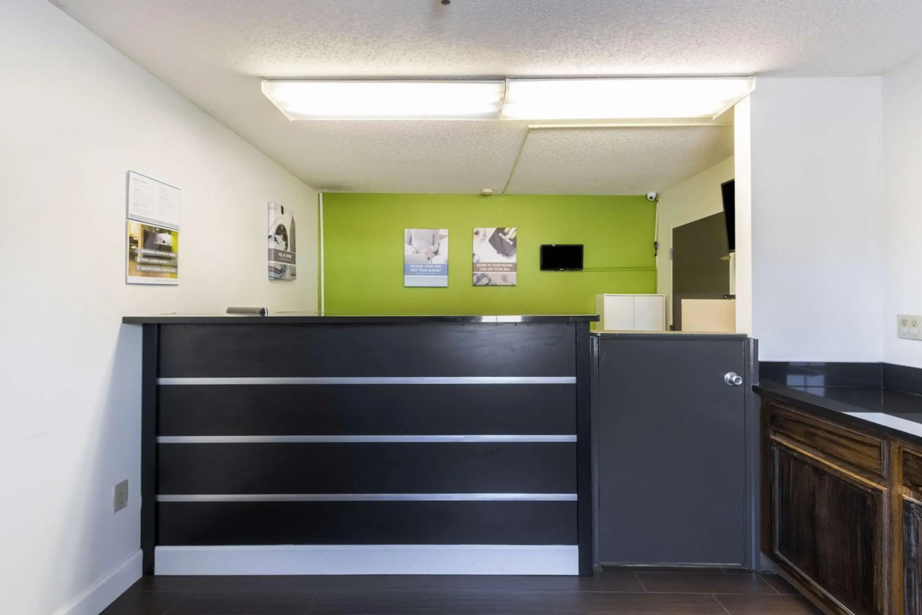 Lobby or reception in Studio 6-Statesboro, GA Lobby or reception in Studio 6-Statesboro, GA