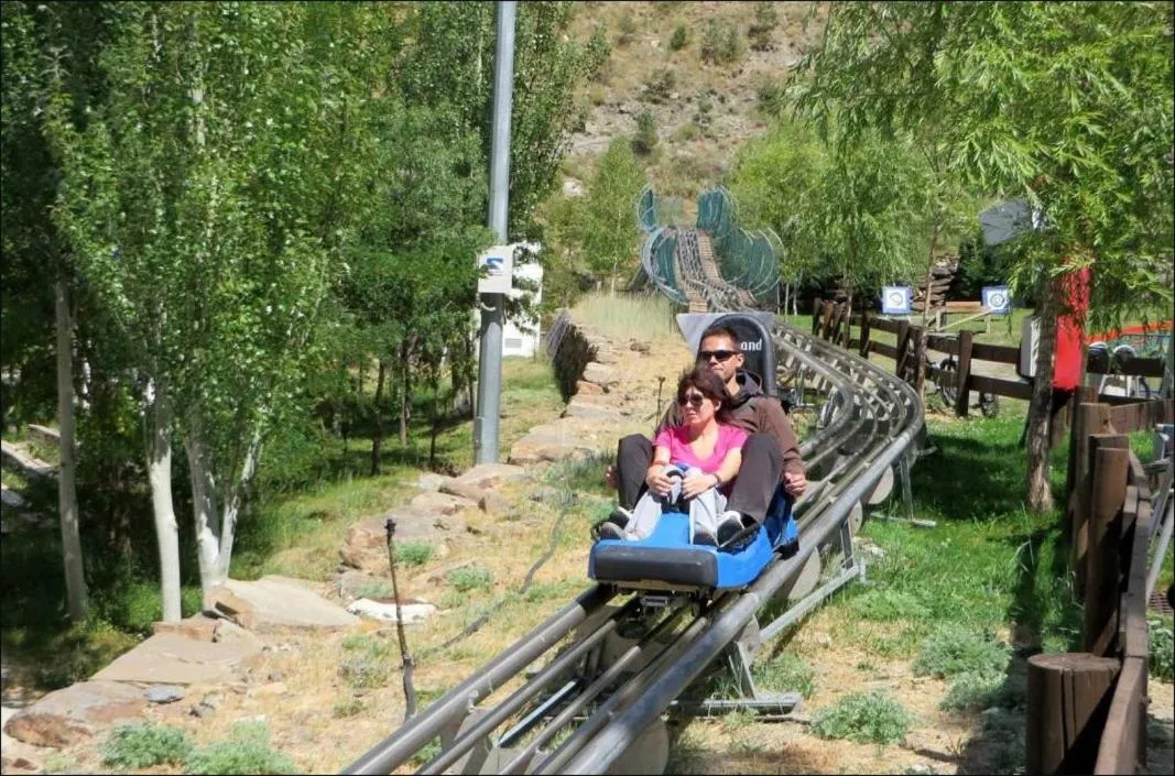 TODOSIERRANEVADA ZONA BAJA - MONTBLANC VISTAS A LA MONTANA - Junto a los Telecabinas