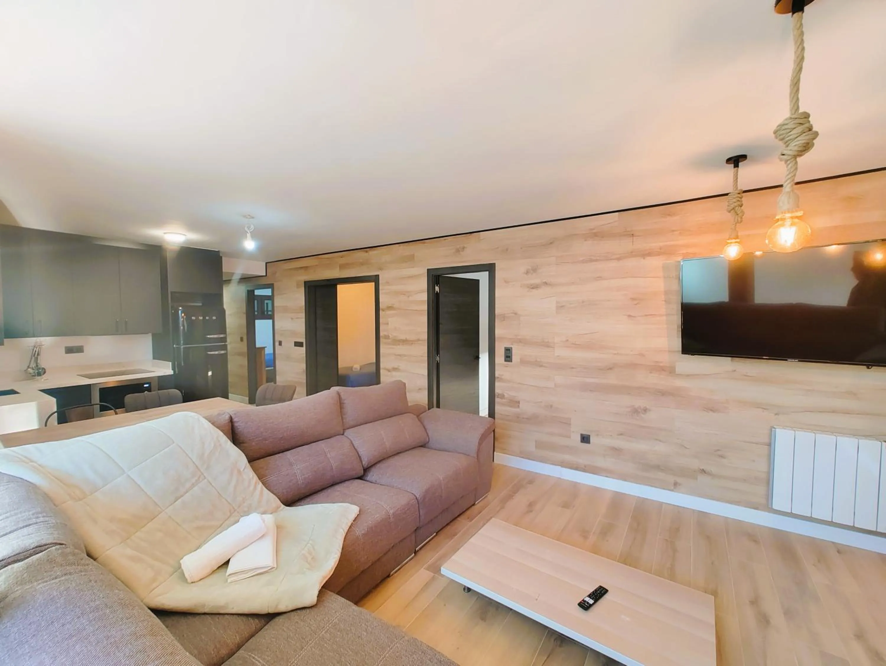 TODOSIERRANEVADA ZONA BAJA - MONTBLANC VISTAS A LA MONTANA - Junto a los Telecabinas