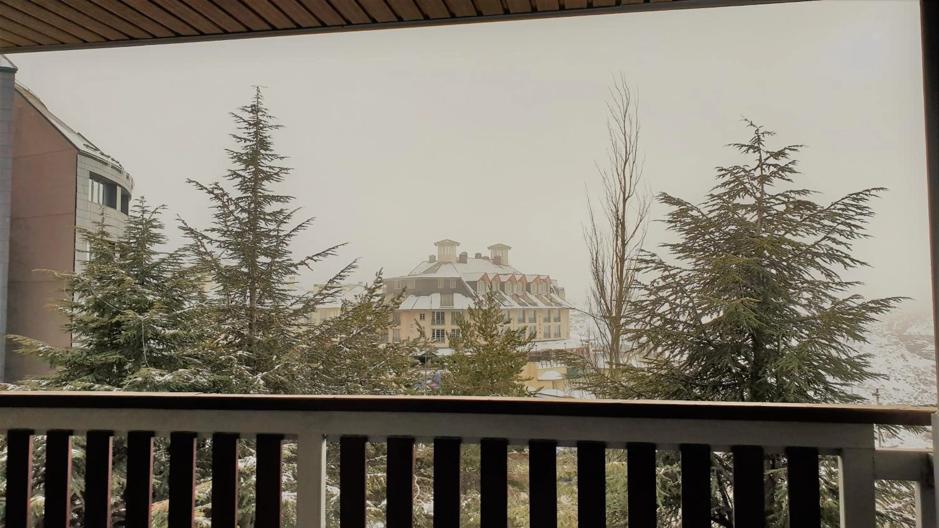 TODOSIERRANEVADA ZONA BAJA - MONTBLANC VISTAS A LA MONTANA - Junto a los Telecabinas