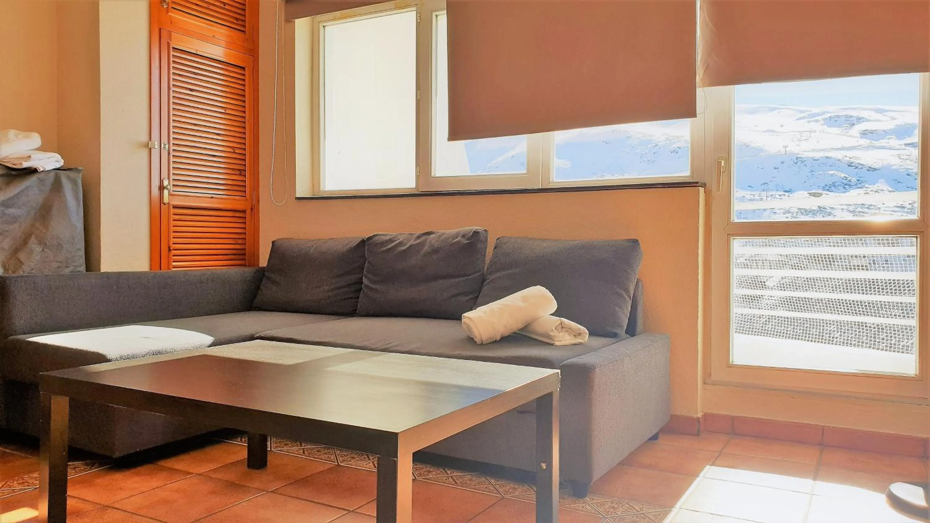 TODOSIERRANEVADA ZONA BAJA - MONTBLANC VISTAS A LA MONTANA - Junto a los Telecabinas