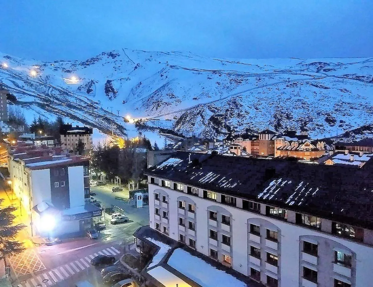 TODOSIERRANEVADA ZONA BAJA - MONTBLANC VISTAS A LA MONTANA - Junto a los Telecabinas