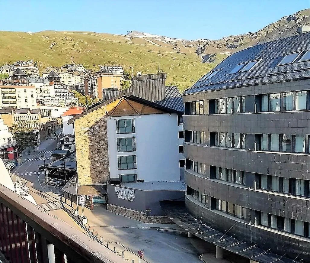 TODOSIERRANEVADA ZONA BAJA - MONTBLANC VISTAS A LA MONTANA - Junto a los Telecabinas