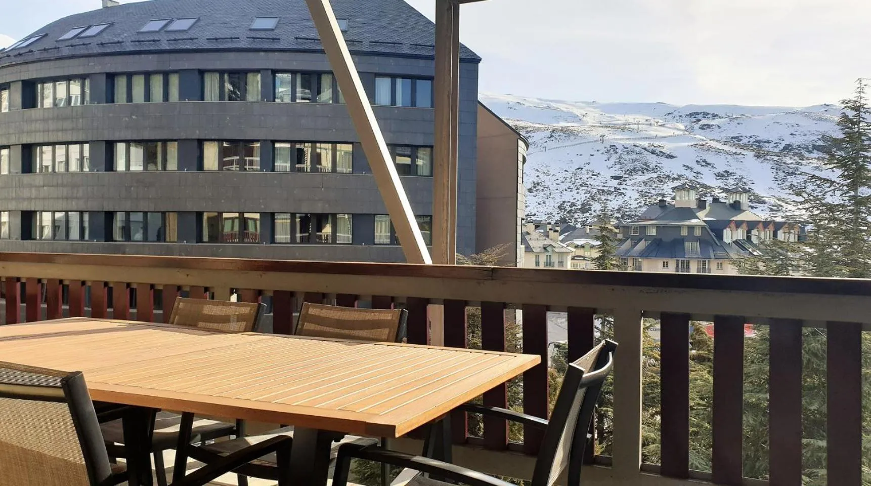 TODOSIERRANEVADA ZONA BAJA - MONTBLANC VISTAS A LA MONTANA - Junto a los Telecabinas