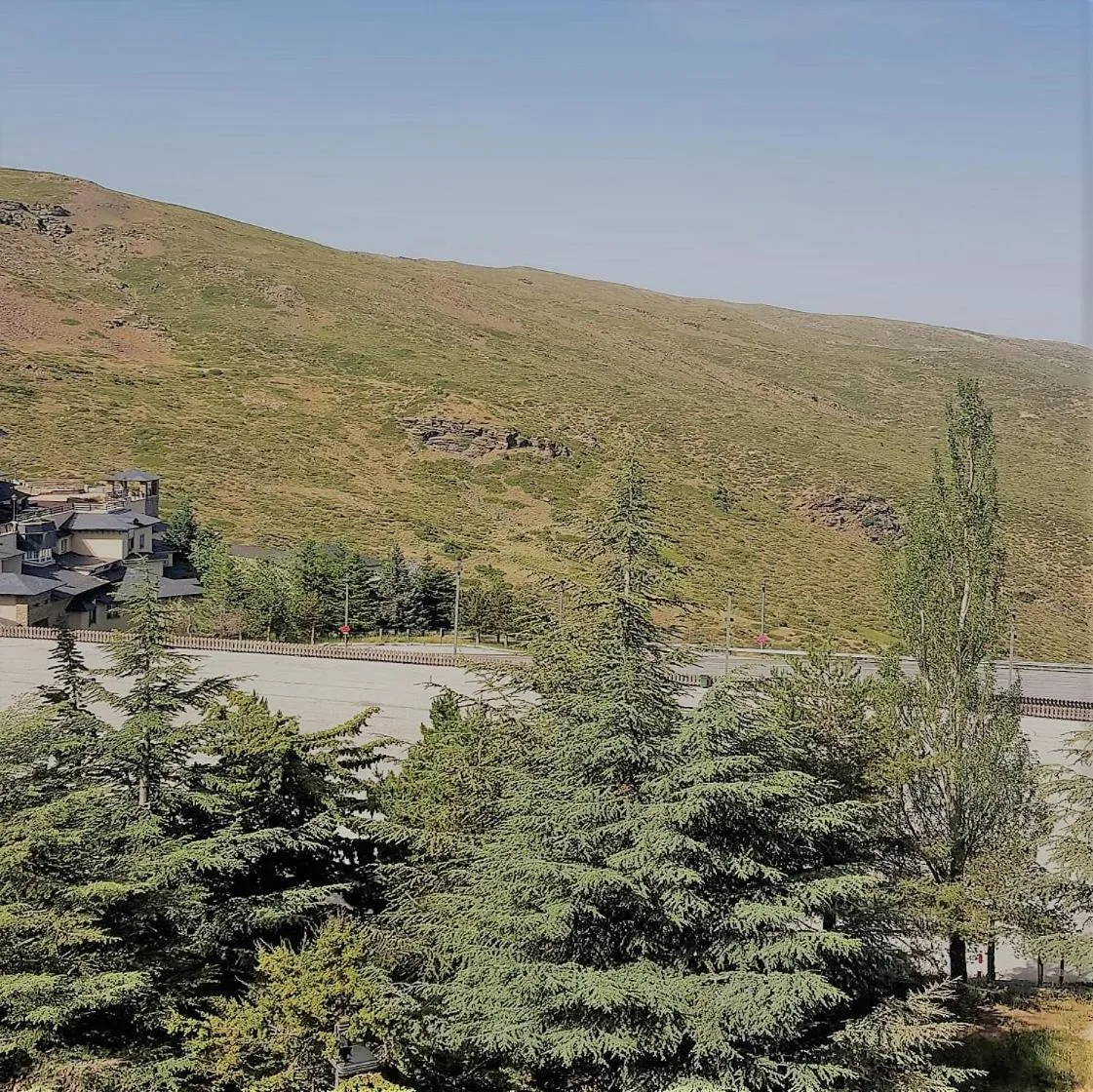 TODOSIERRANEVADA ZONA BAJA - MONTBLANC VISTAS A LA MONTANA - Junto a los Telecabinas