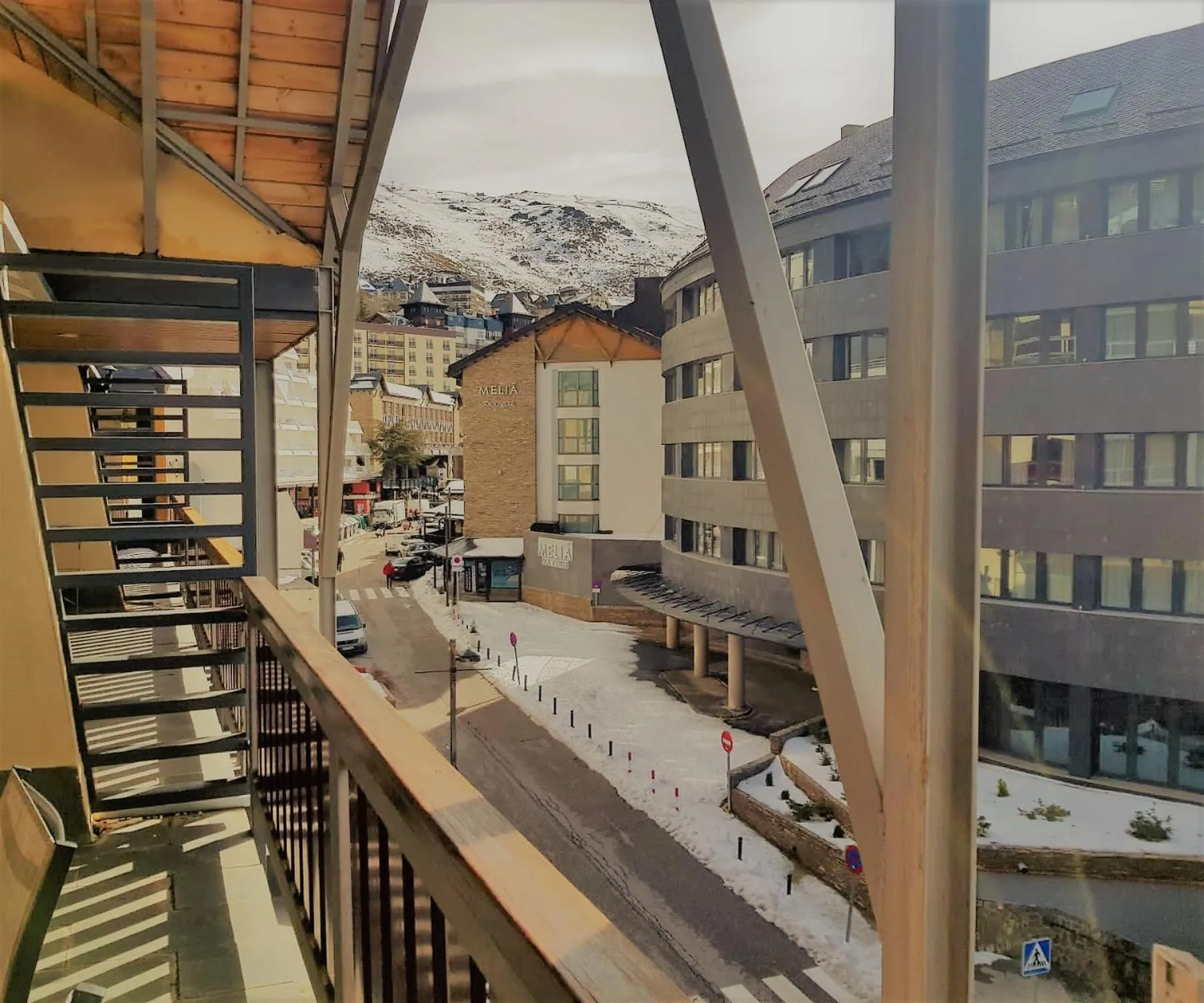 TODOSIERRANEVADA ZONA BAJA - MONTBLANC VISTAS A LA MONTANA - Junto a los Telecabinas