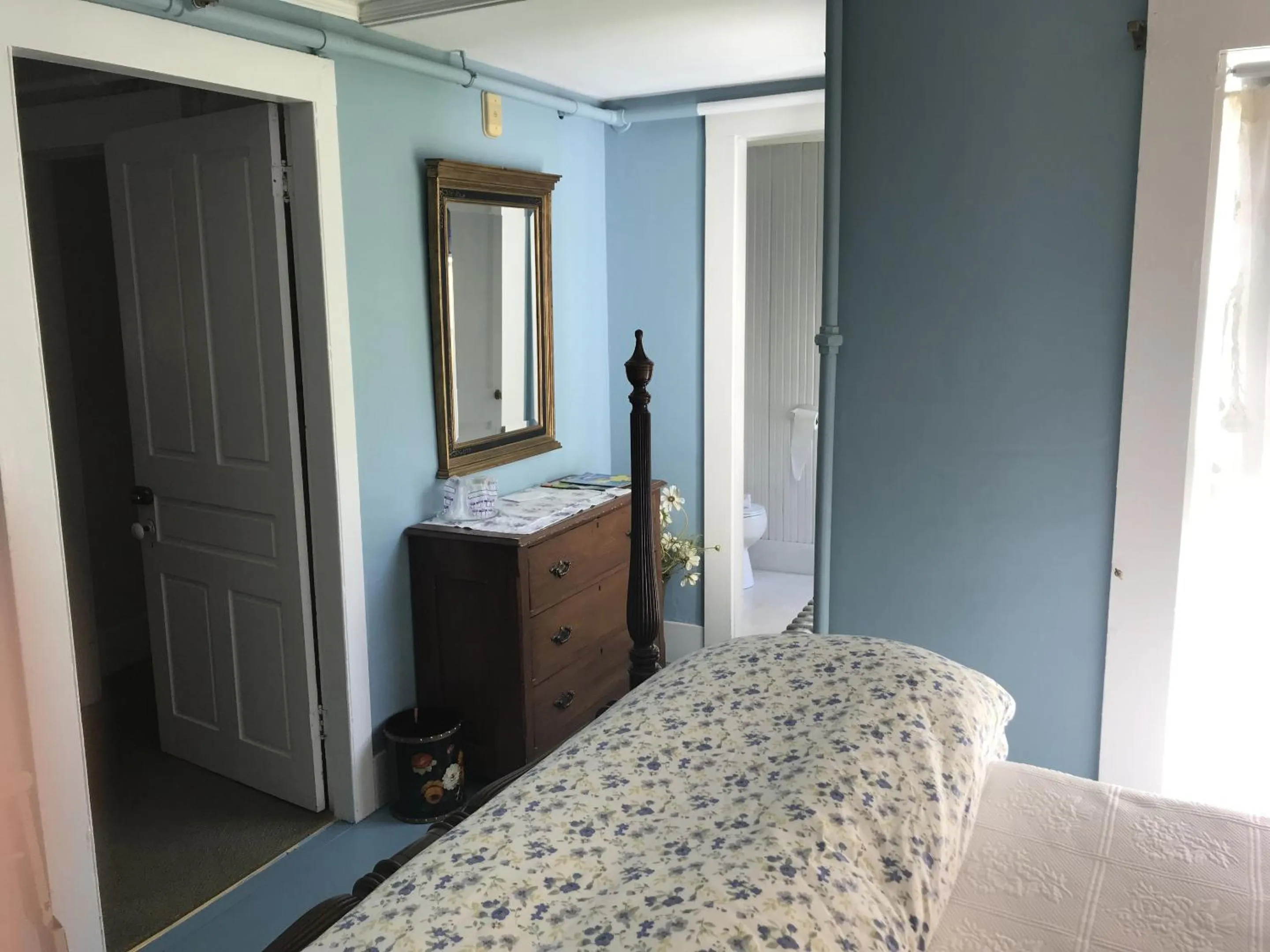 Bedroom, Bed in The Monadnock Inn