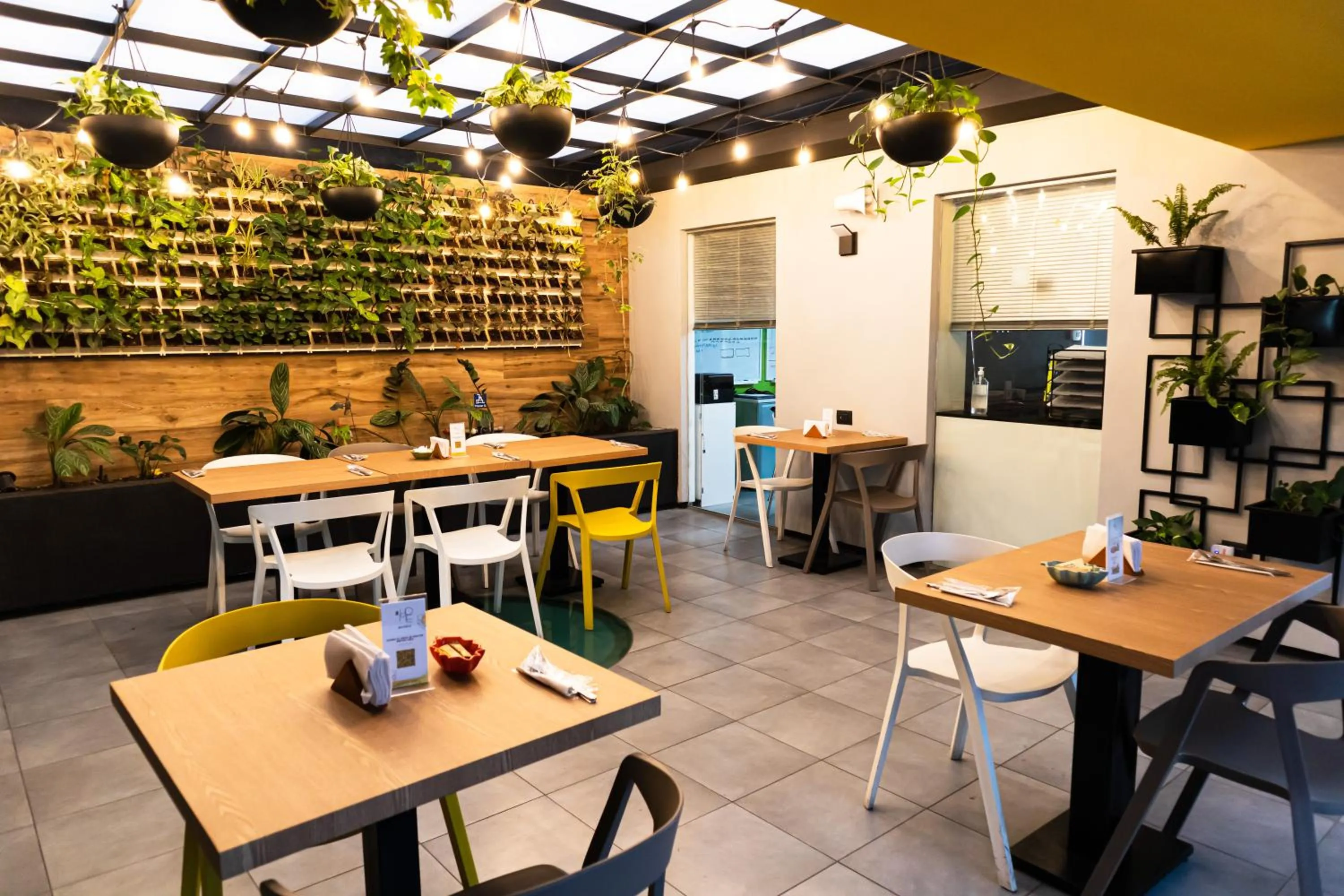 Restaurant/places to eat in Palmetto Hotel Business San Borja