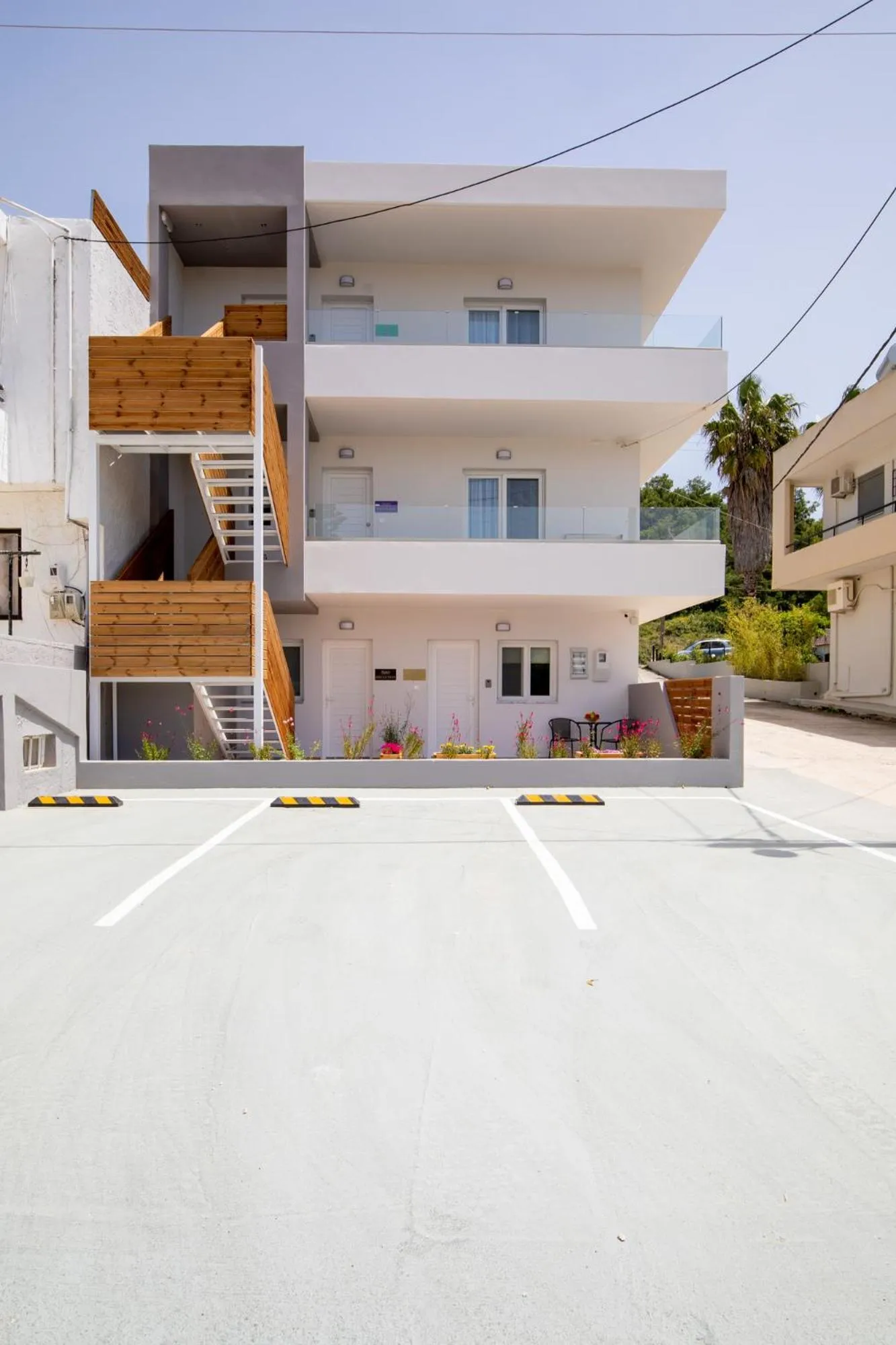 Facade/entrance in Akalli Studios