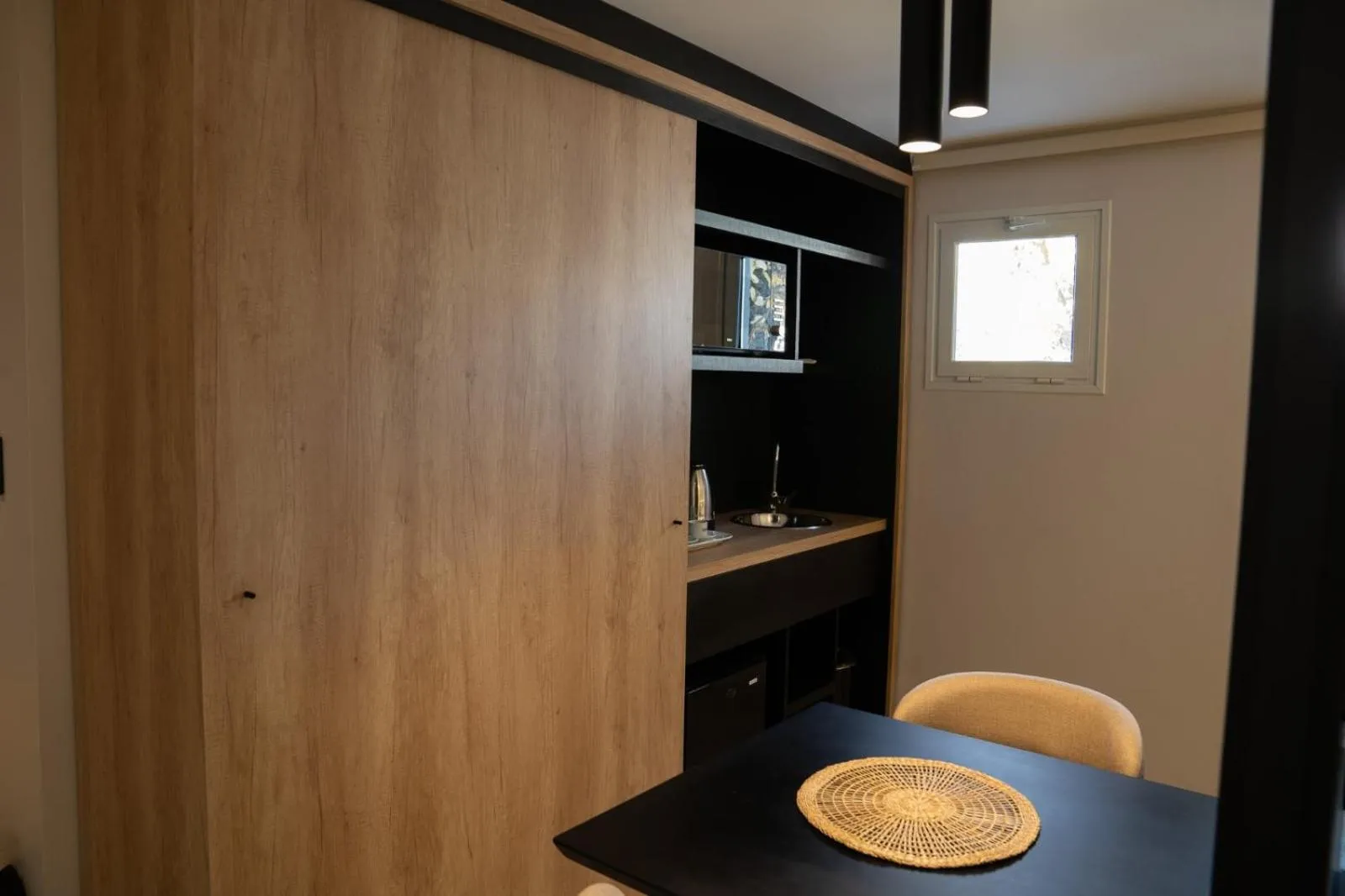 Area and facilities in Urbana Suites