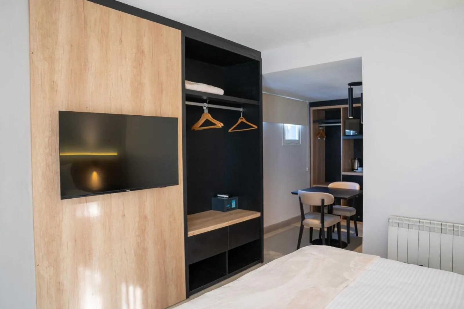 Area and facilities in Urbana Suites