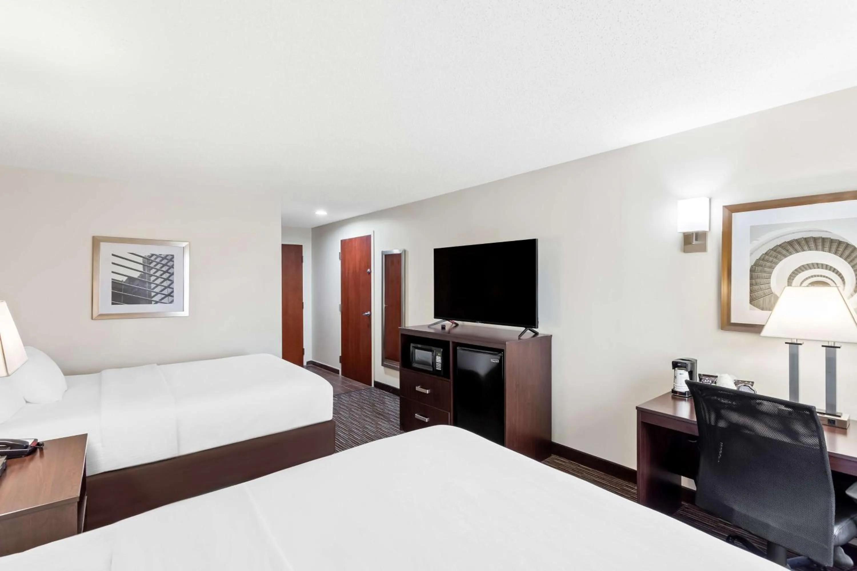 Bedroom, Bed in SureStay by Best Western Grayson