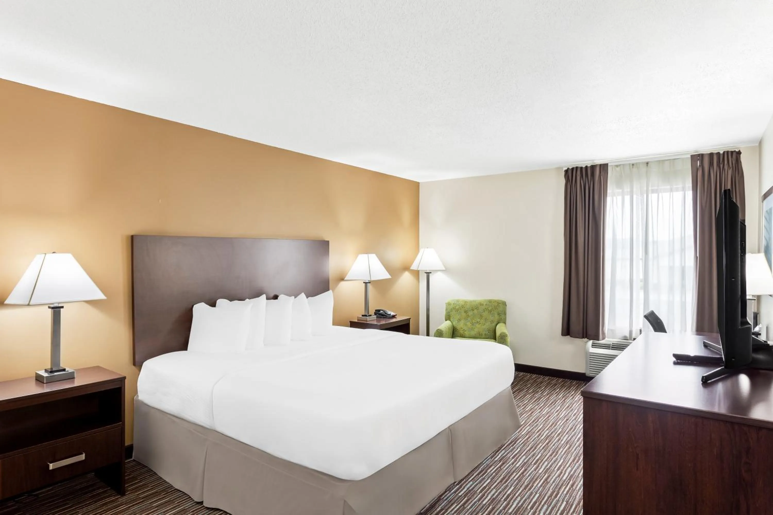 Bedroom, Bed in SureStay by Best Western Grayson