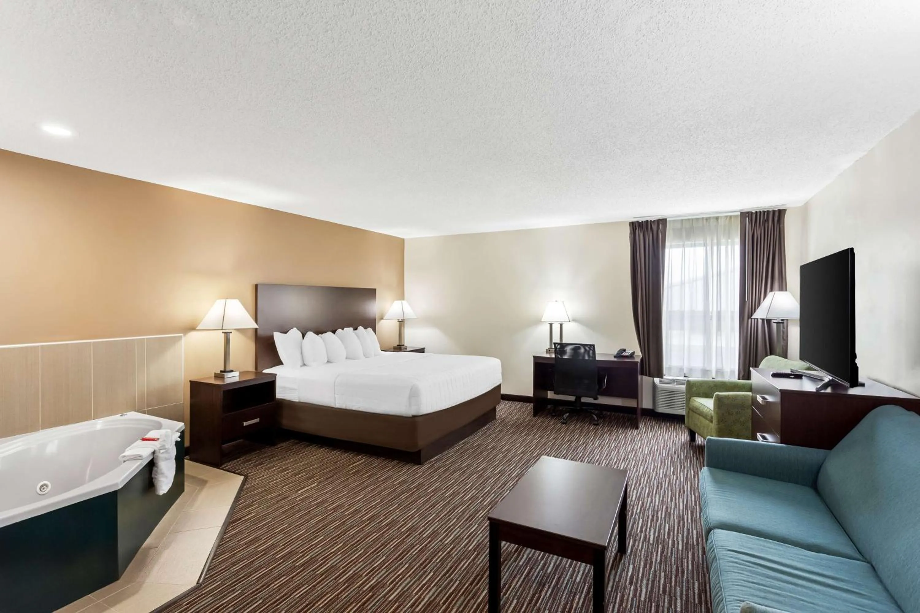 Photo of the whole room, Bed in SureStay by Best Western Grayson