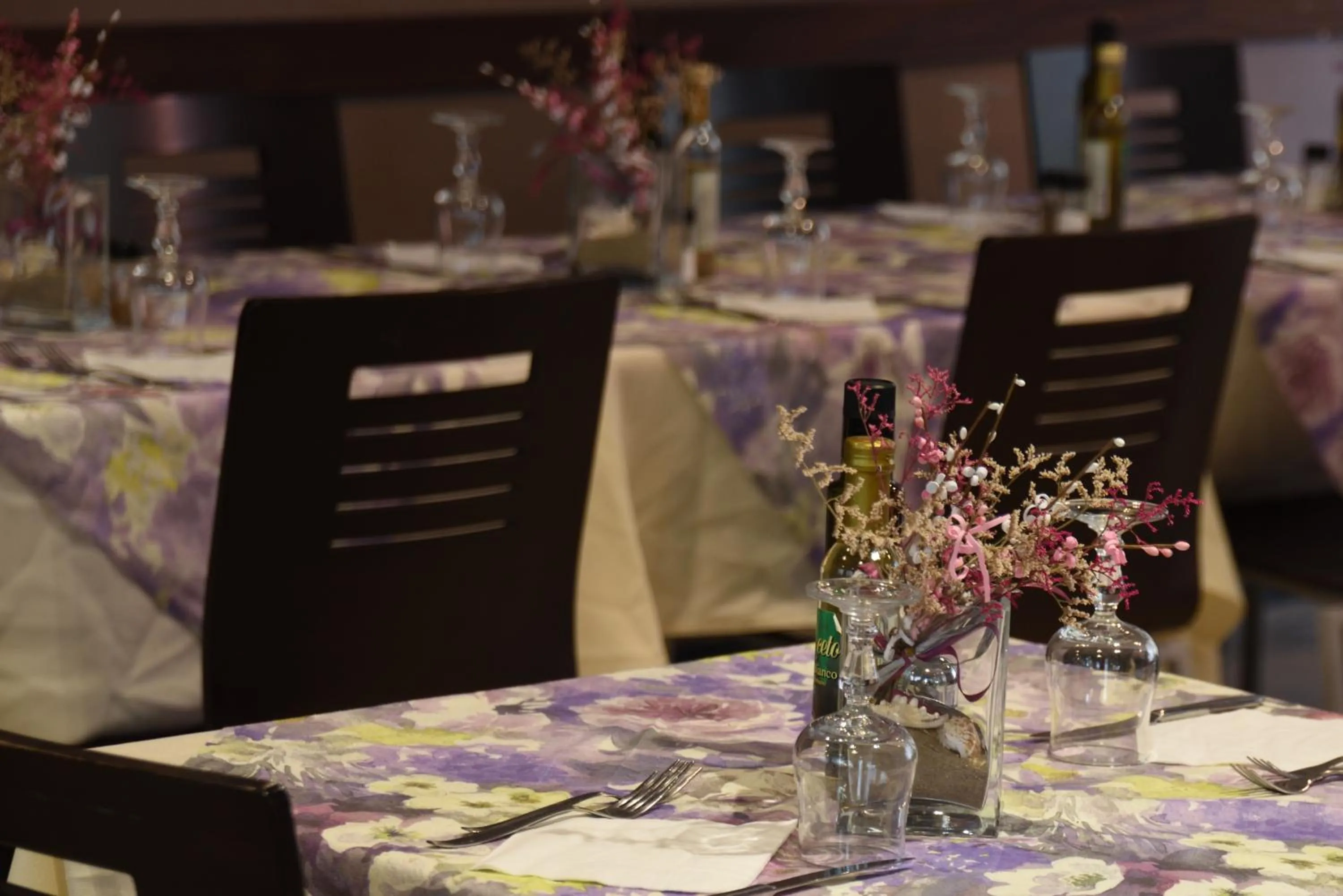 Restaurant/places to eat in Hotel Alaska