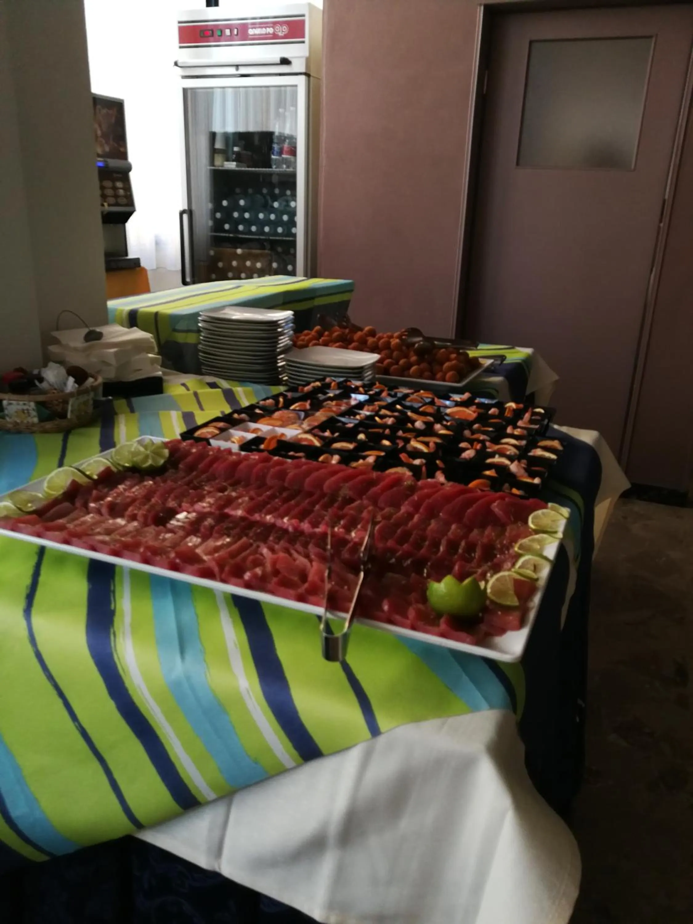 Restaurant/places to eat in Hotel Alaska