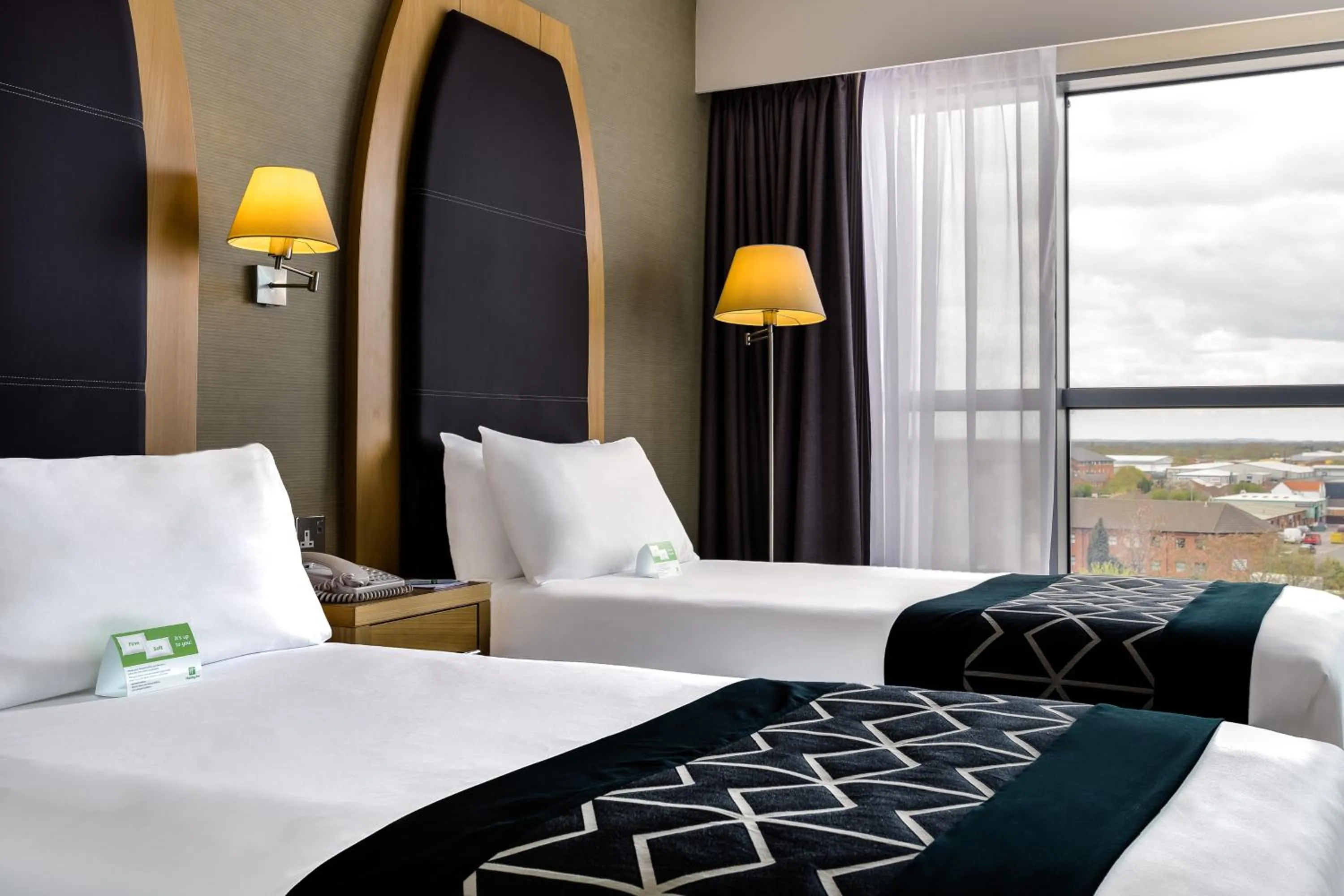 Photo of the whole room, Bed in Holiday Inn Birmingham North - Cannock by IHG