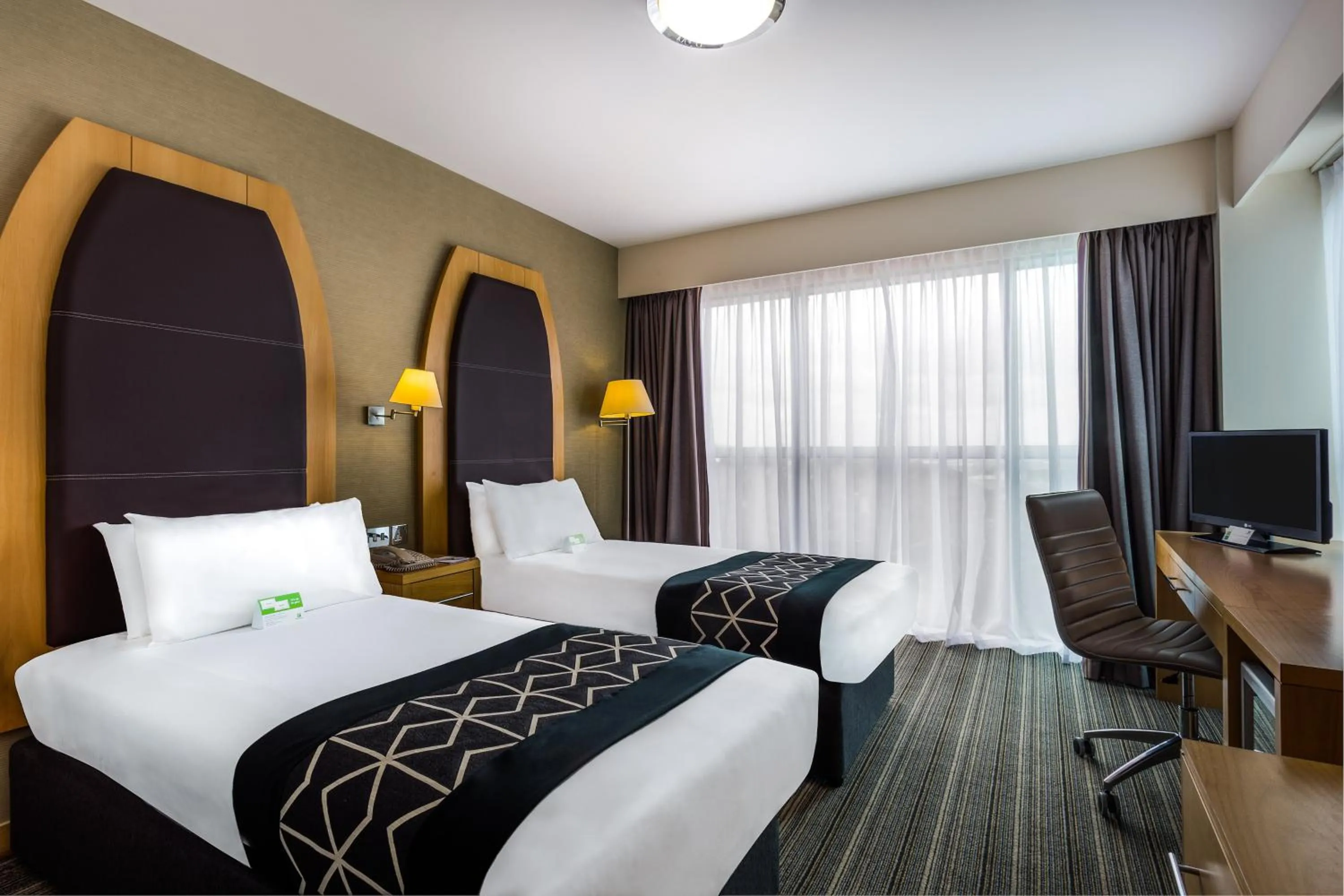 Photo of the whole room, Bed in Holiday Inn Birmingham North - Cannock by IHG