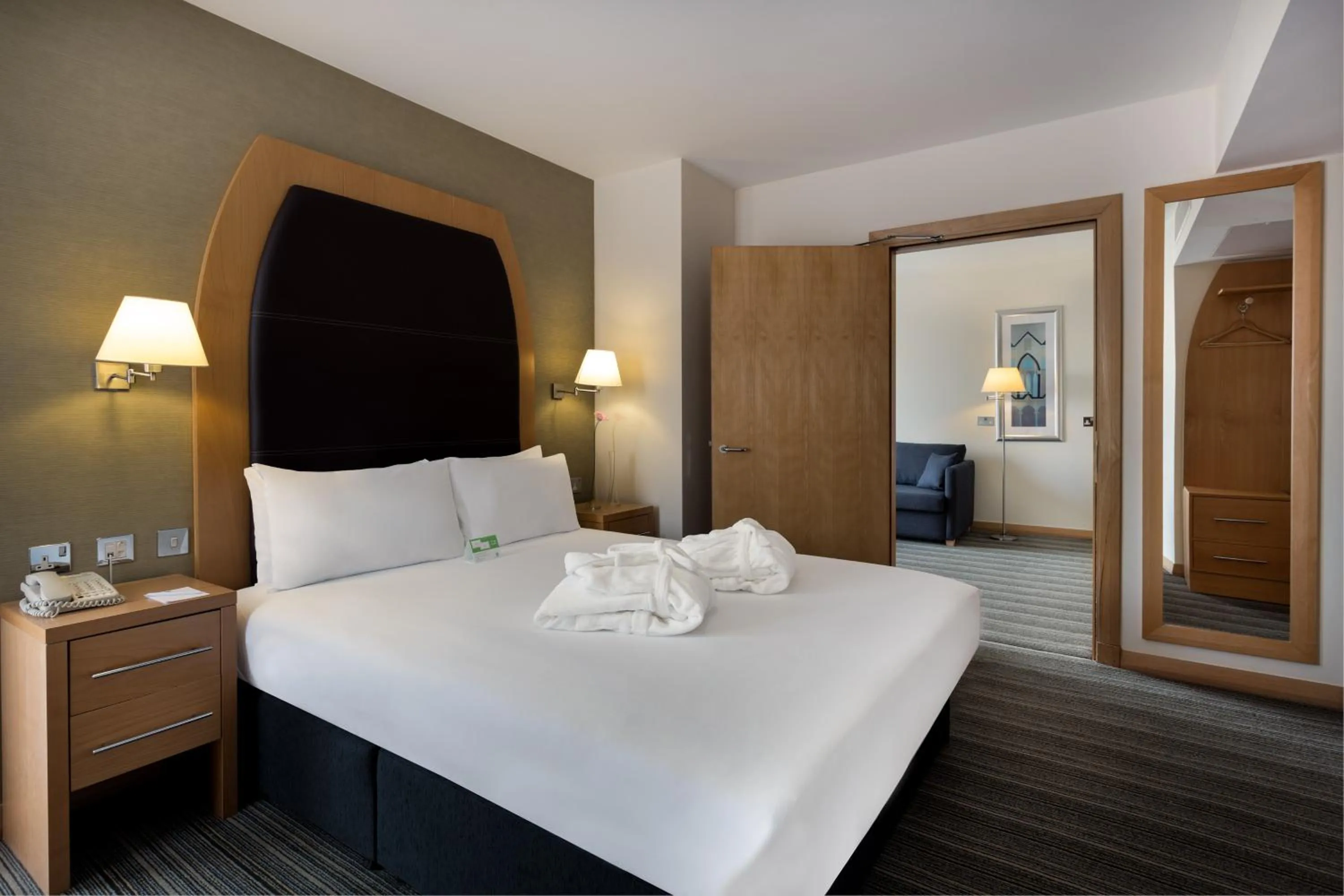 Photo of the whole room, Bed in Holiday Inn Birmingham North - Cannock by IHG