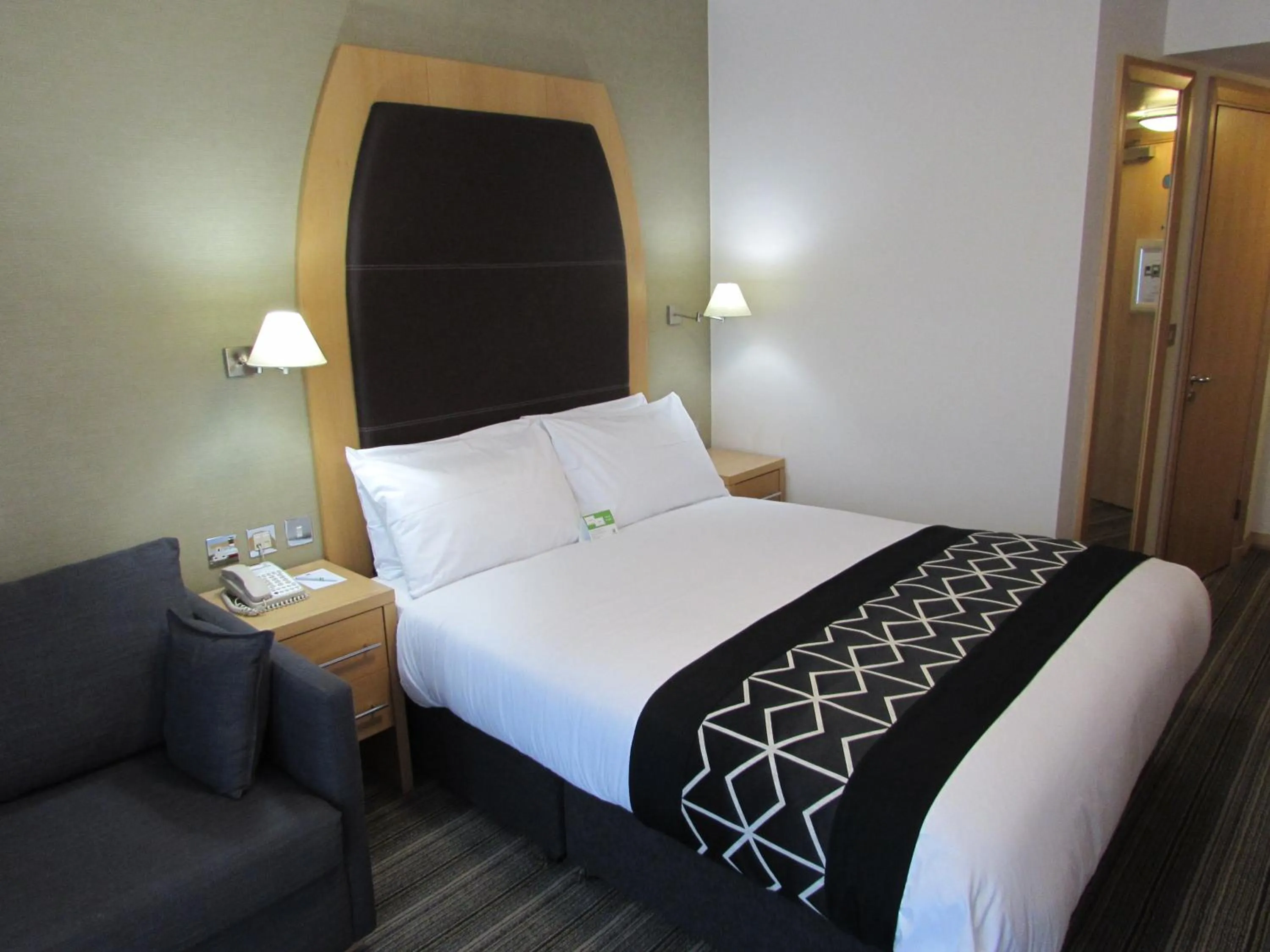 Photo of the whole room, Bed in Holiday Inn Birmingham North - Cannock by IHG