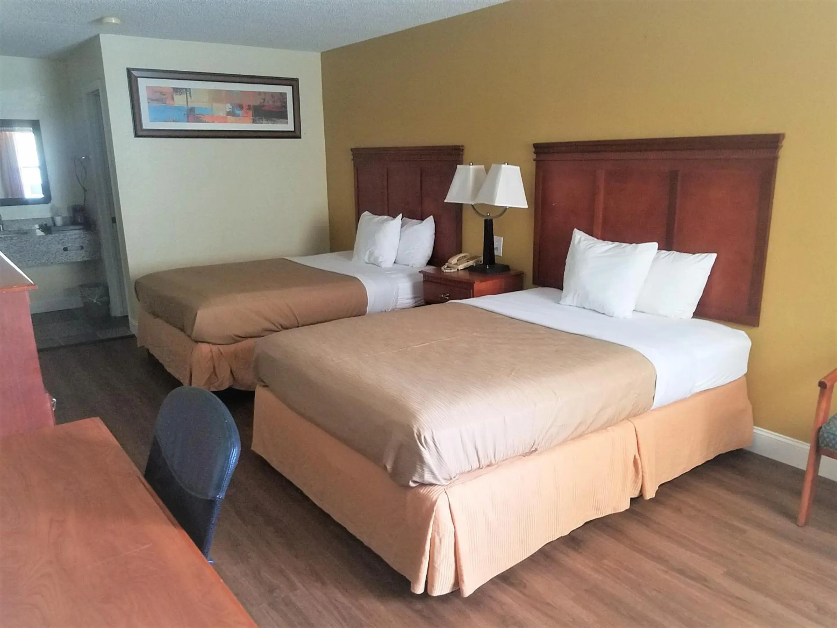 Double Room with Two Double Beds in Sylvania Inn-Sylvania,Statesboro, GA-Georgia Southern Univ GSU Double Room with Two Double Beds in Sylvania Inn-Sylvania,Statesboro, GA-Georgia Southern Univ GSU