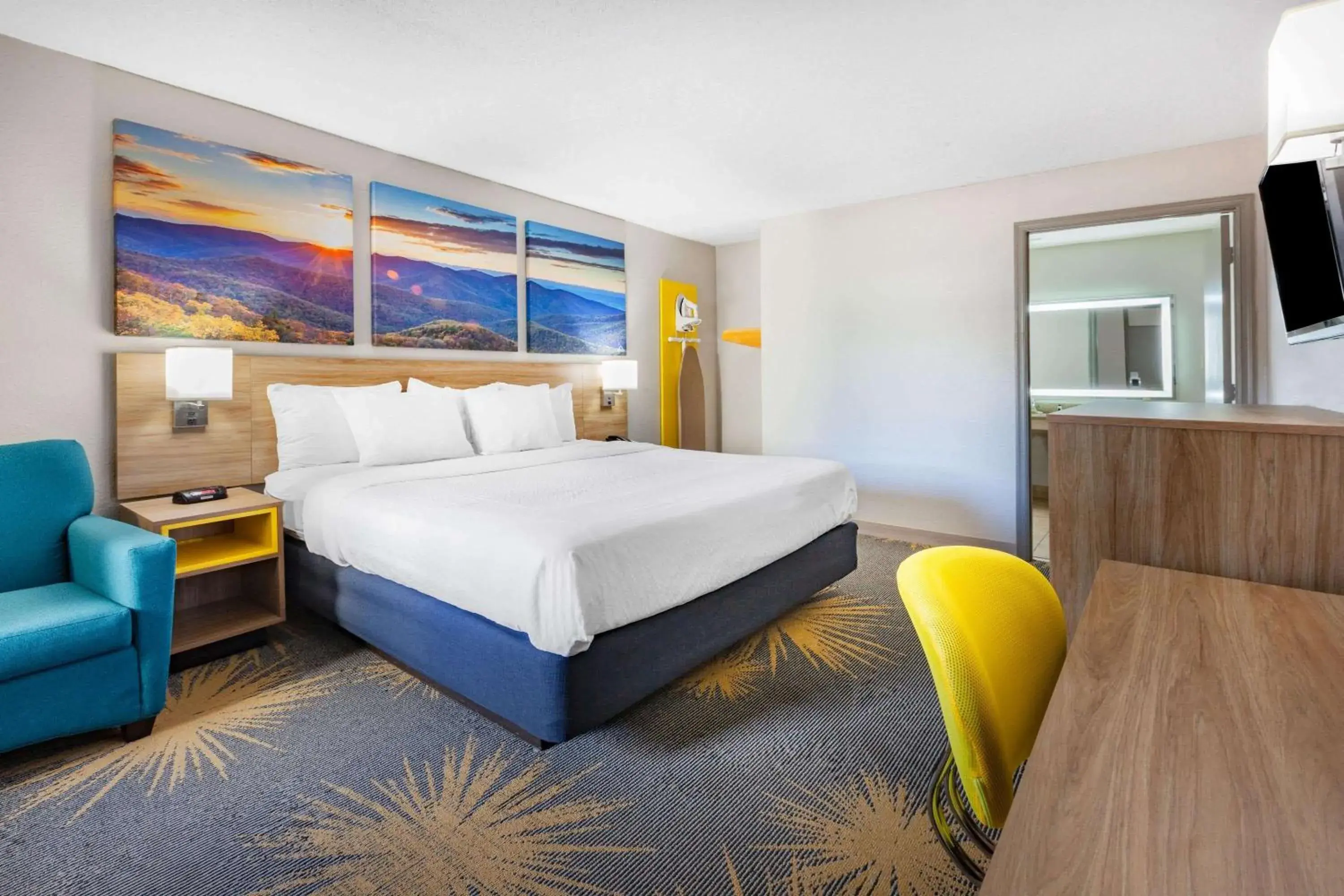 Bedroom, Bed in Days Inn by Wyndham Roanoke Hollins Near I-81 Bedroom, Bed in Days Inn by Wyndham Roanoke Hollins Near I-81