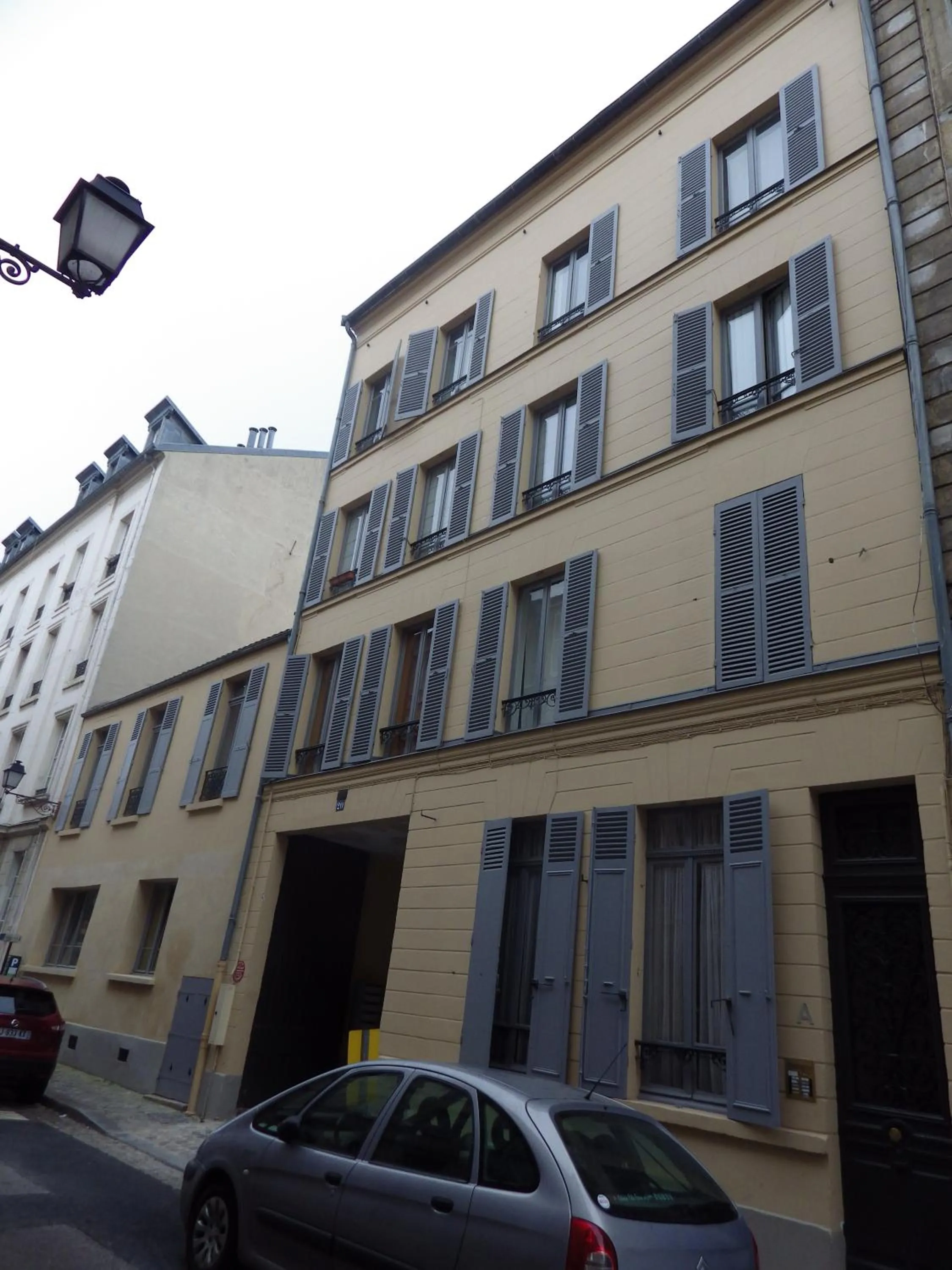 Facade/entrance in Les Tournelles