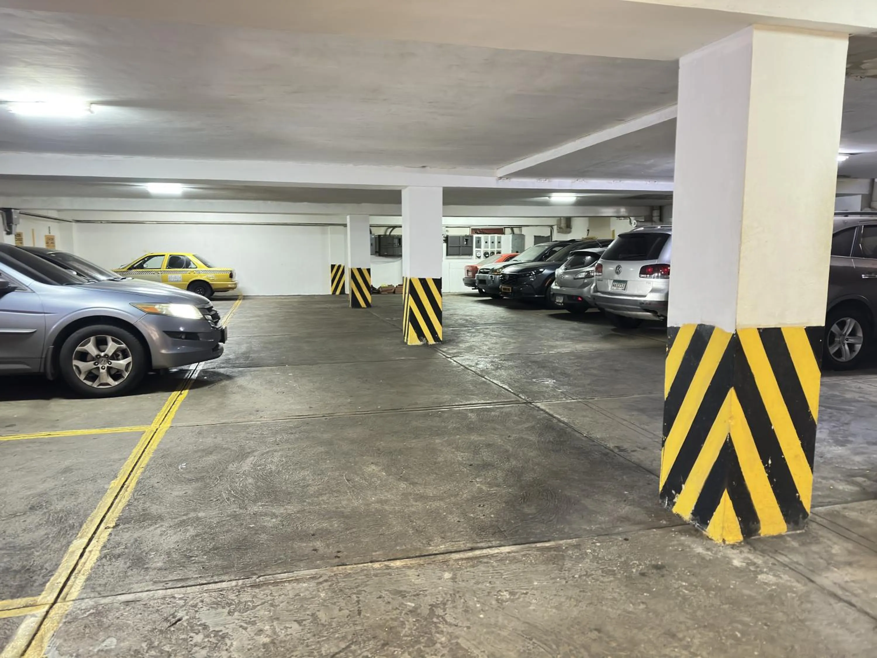 Parking in Hotel Benidorm Panama