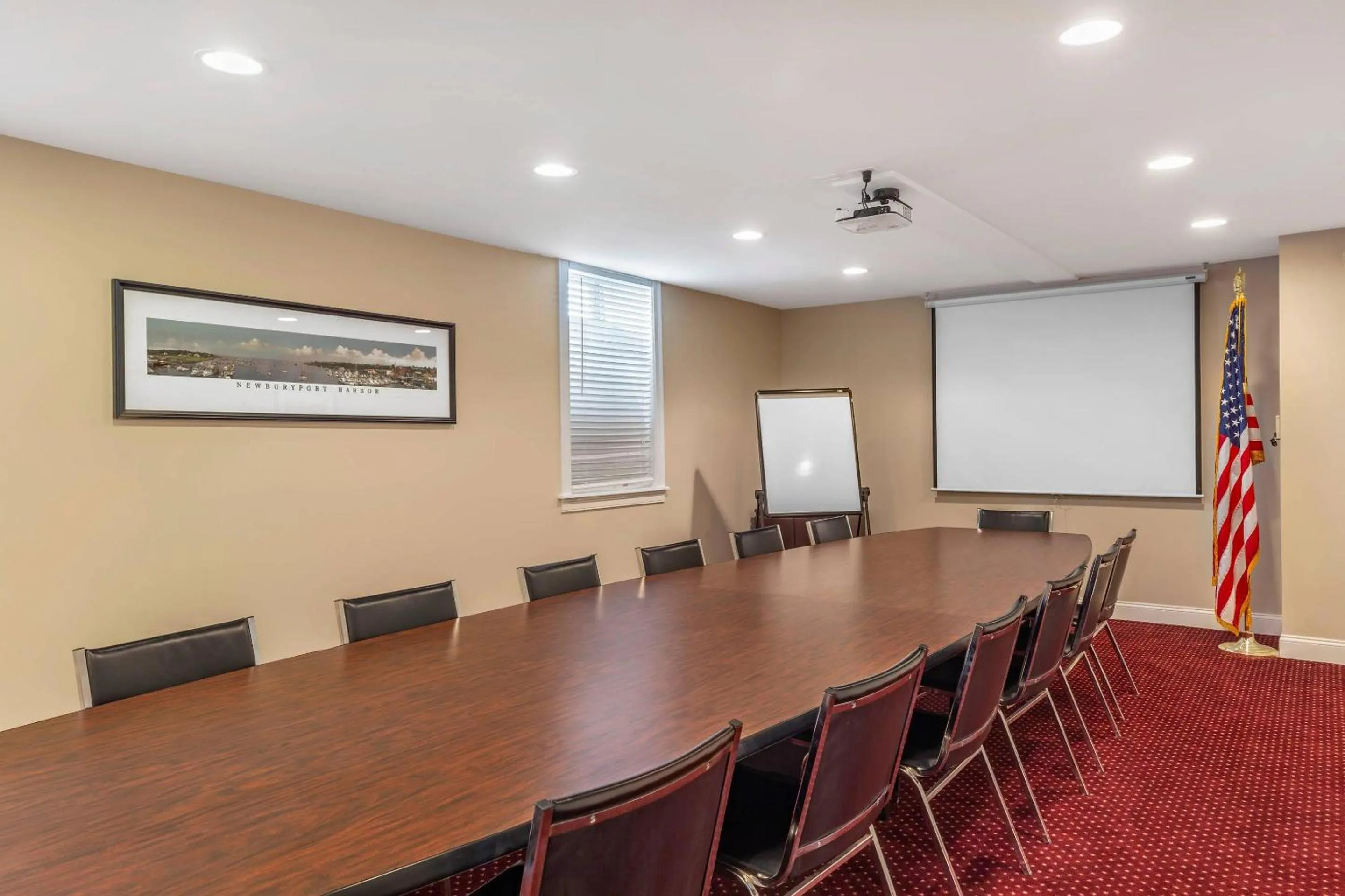 Meeting/conference room in Essex Street Inn & Suites, an Ascend Collection Hotel