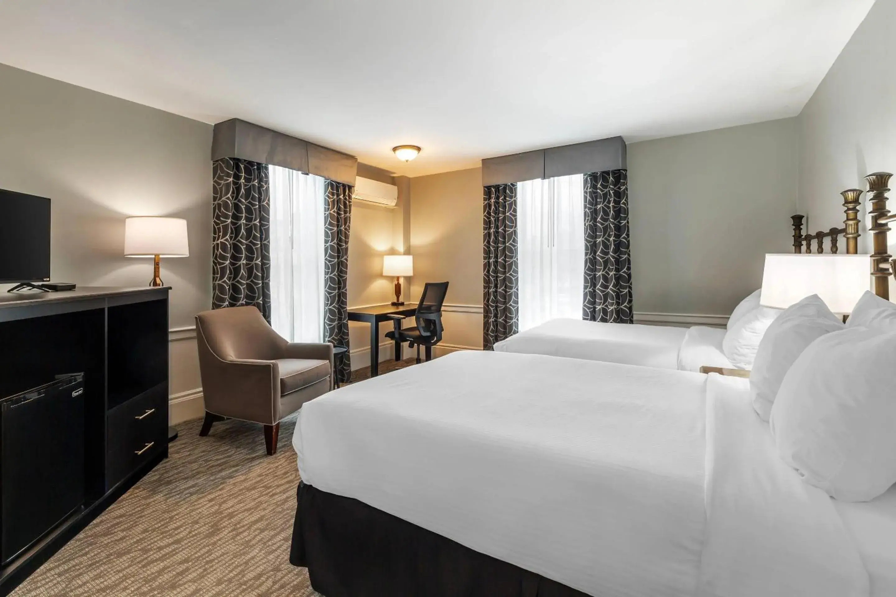 Standard Room with Two Double Beds in Essex Street Inn & Suites, an Ascend Collection Hotel Standard Room with Two Double Beds in Essex Street Inn & Suites, an Ascend Collection Hotel