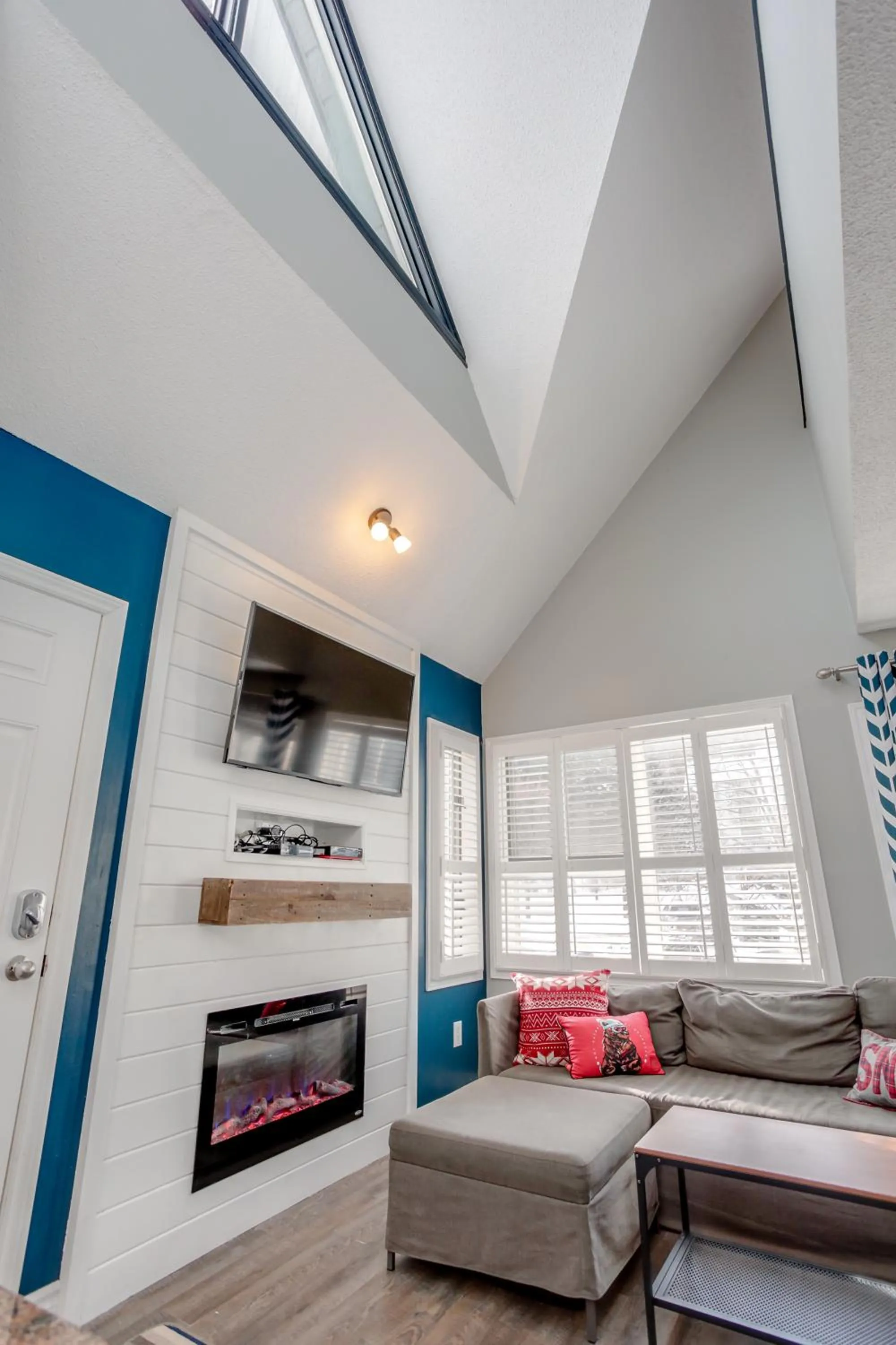 Seating area in Blue Mountain Studio Loft at North Creek Resort