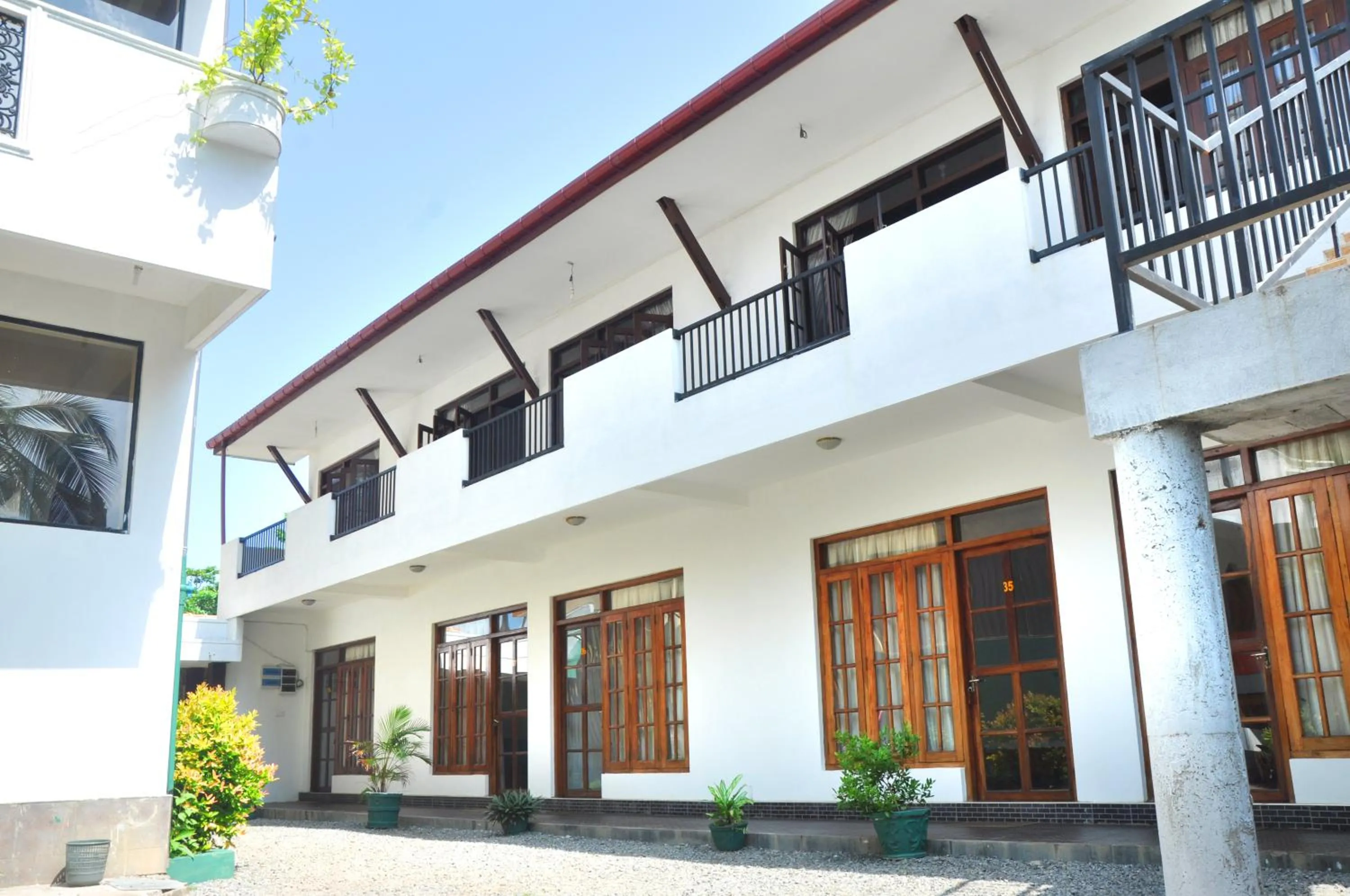 Property building in Green Shadows Beach Hotel