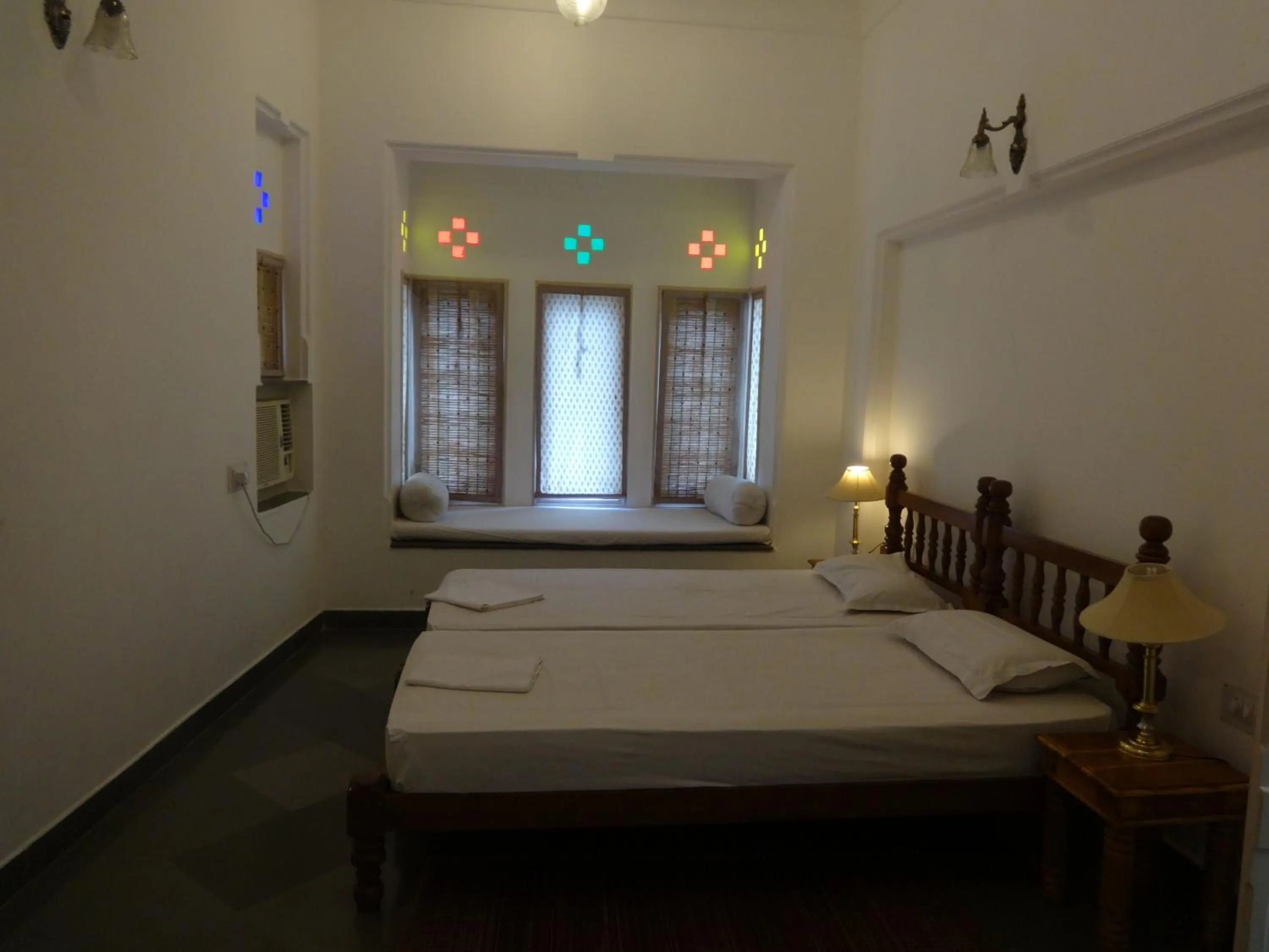 Bed in Aashiya Haveli