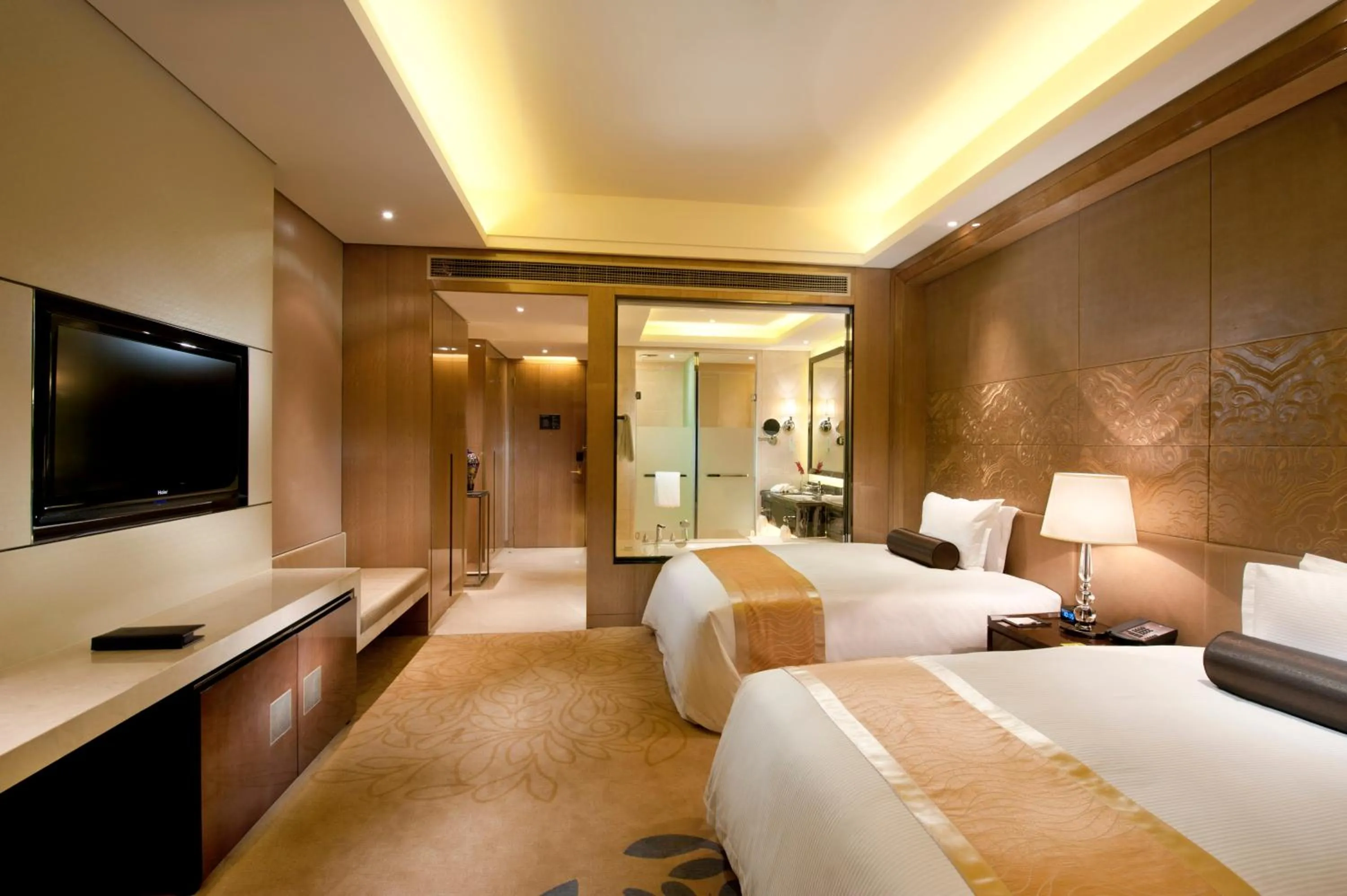 Executive Twin Room with Access to the Executive Lounge in Wanda Realm Langfang