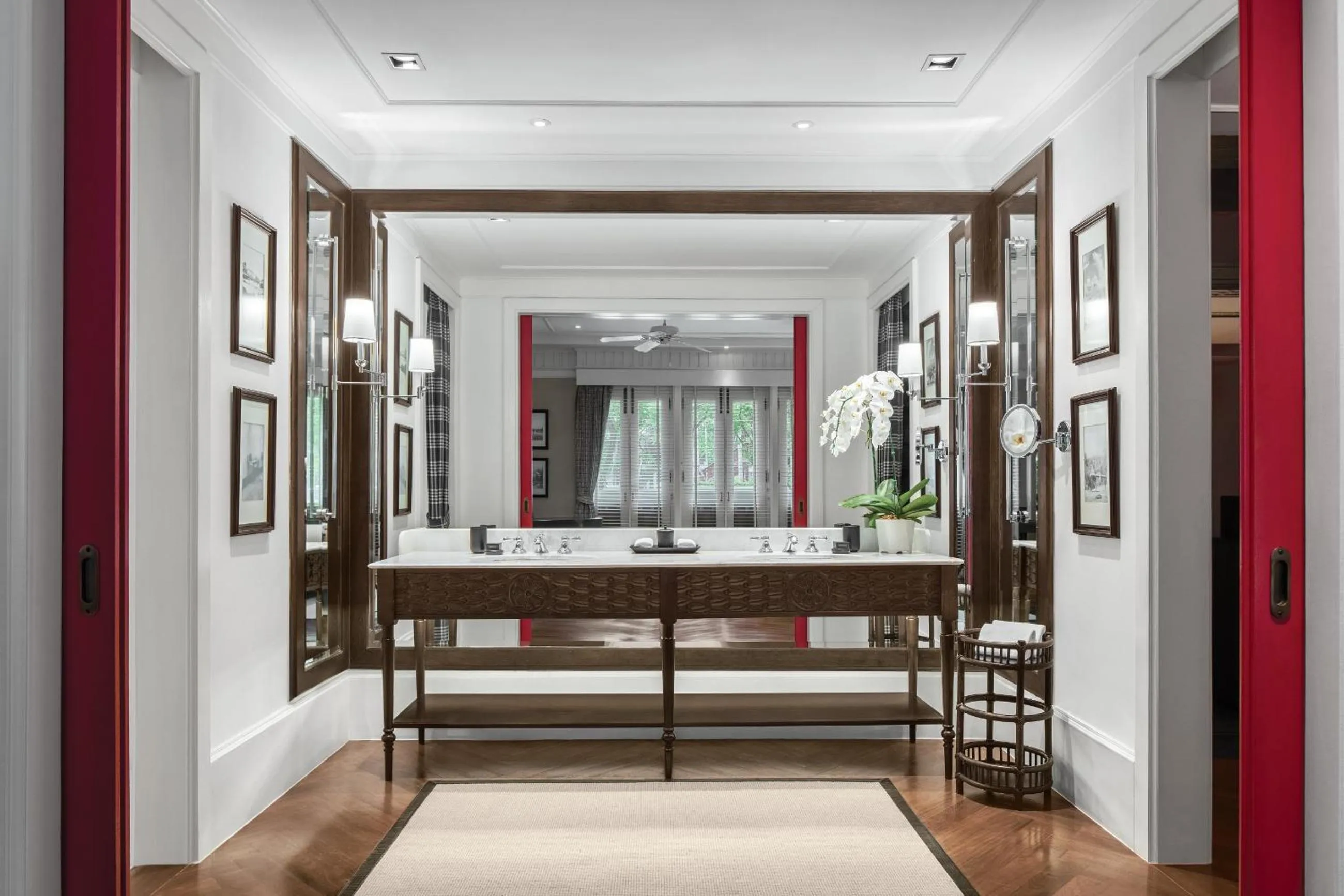 Guests in 137 Pillars House