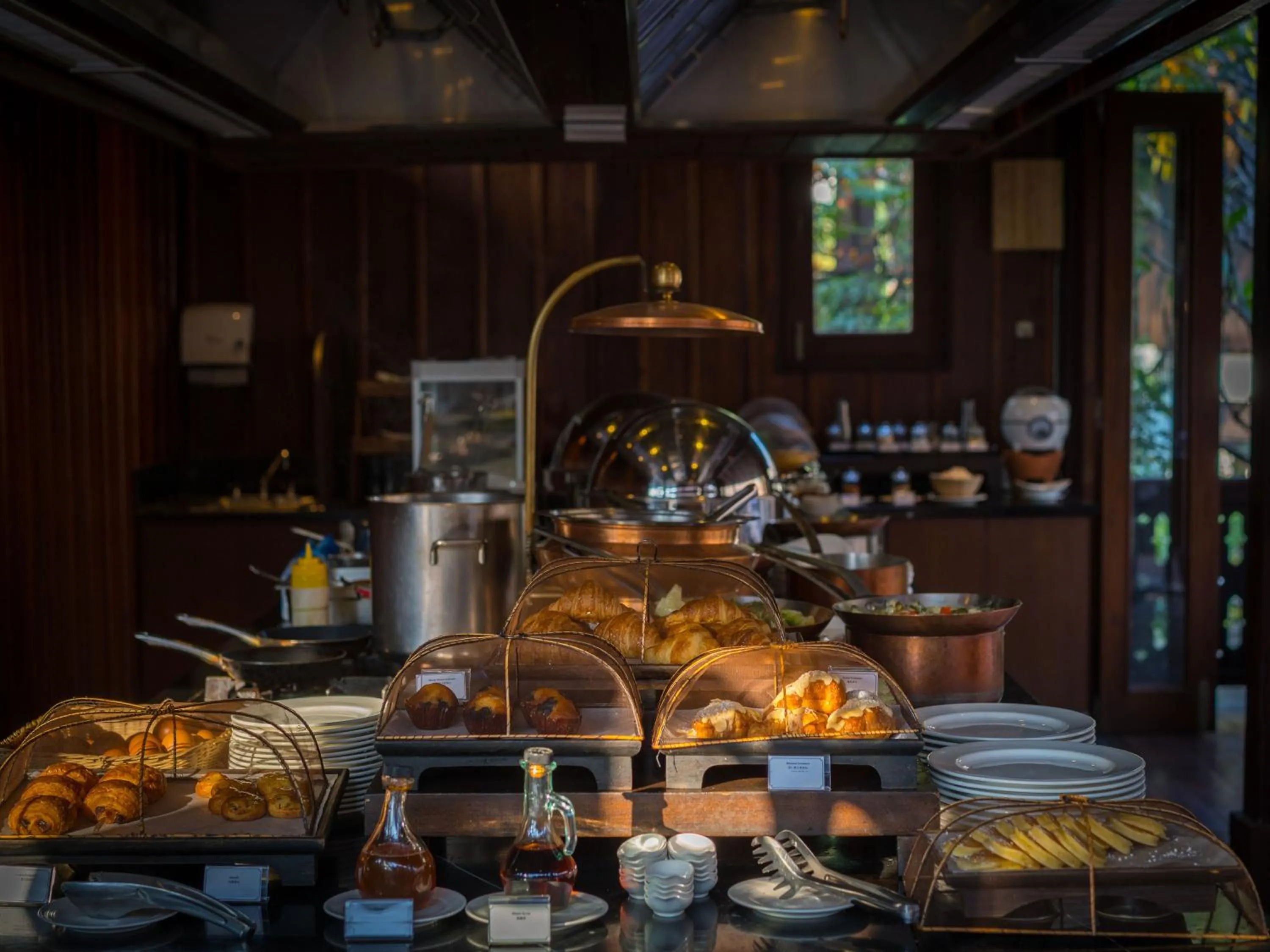 Breakfast in 137 Pillars House