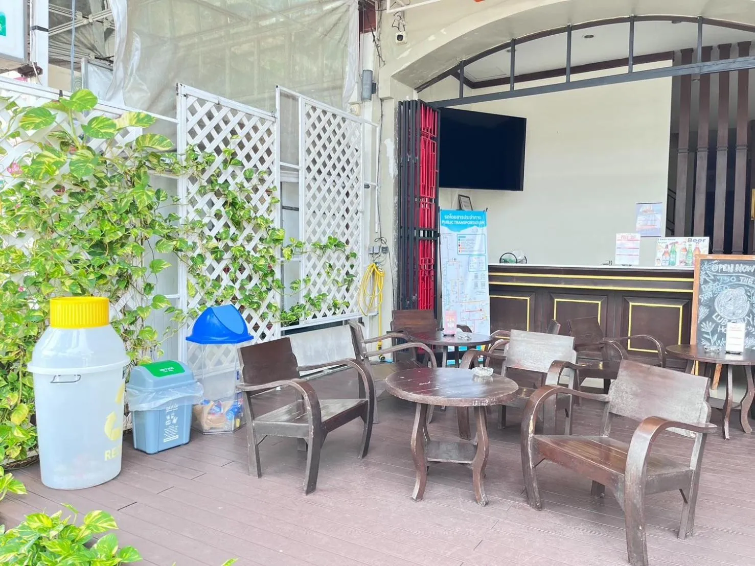 Seating area in Lub Sbuy Hostel