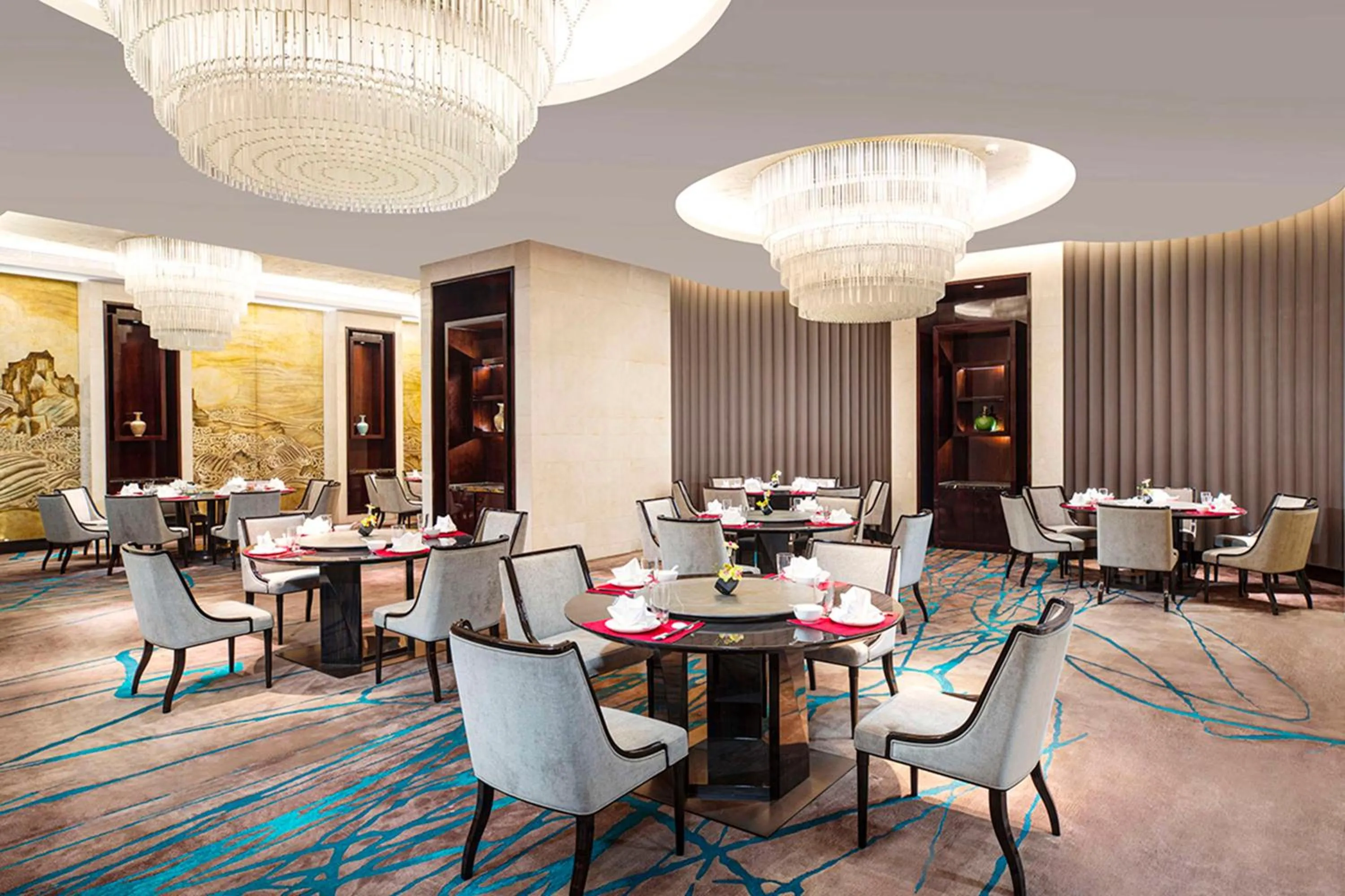 Restaurant/places to eat in Hilton Nanjing