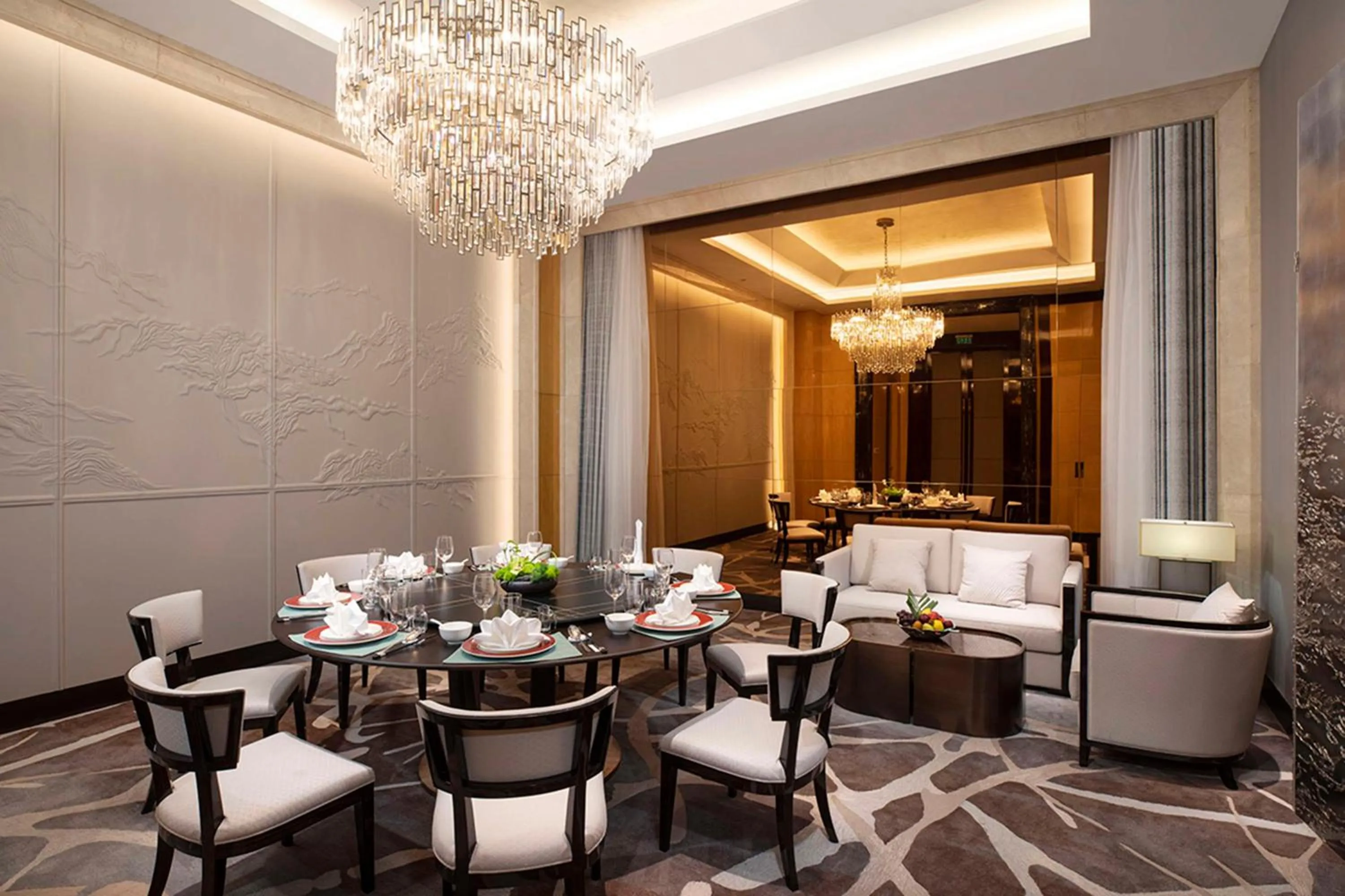 Restaurant/places to eat in Hilton Nanjing